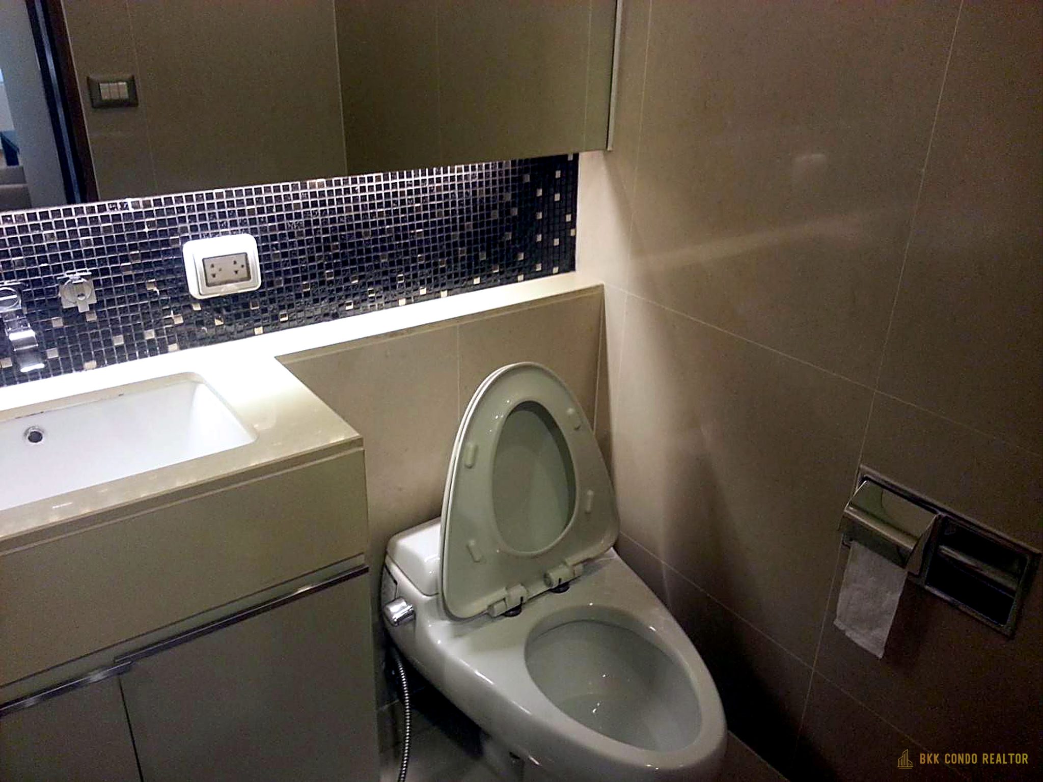 1-Bedroom Condo for Rent at The Address Asoke (45 sqm) — MRT Phetchaburi