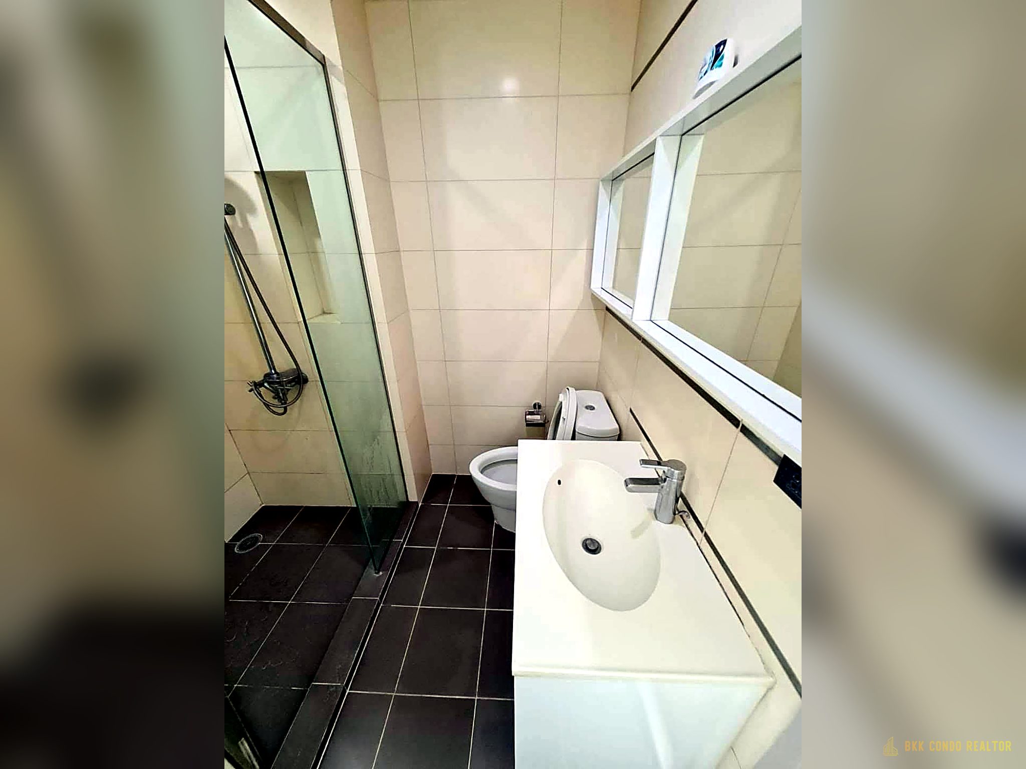 1-Bedroom Condo for Rent at Wyne Sukhumvit (31 sqm) — Phra Khanong BTS