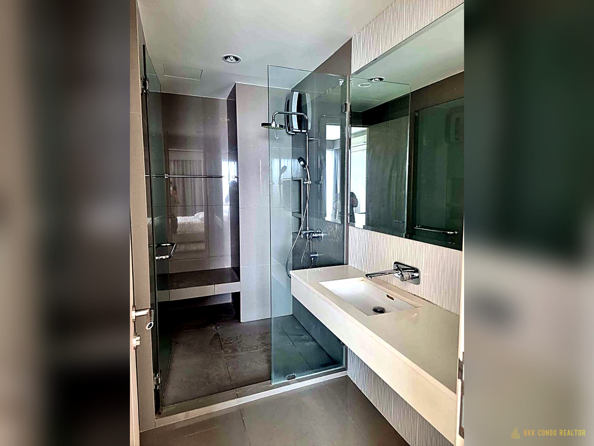 1-Bedroom Condo for Rent at Rhythm Sukhumvit 42 (48 sqm) — Ekkamai BTS