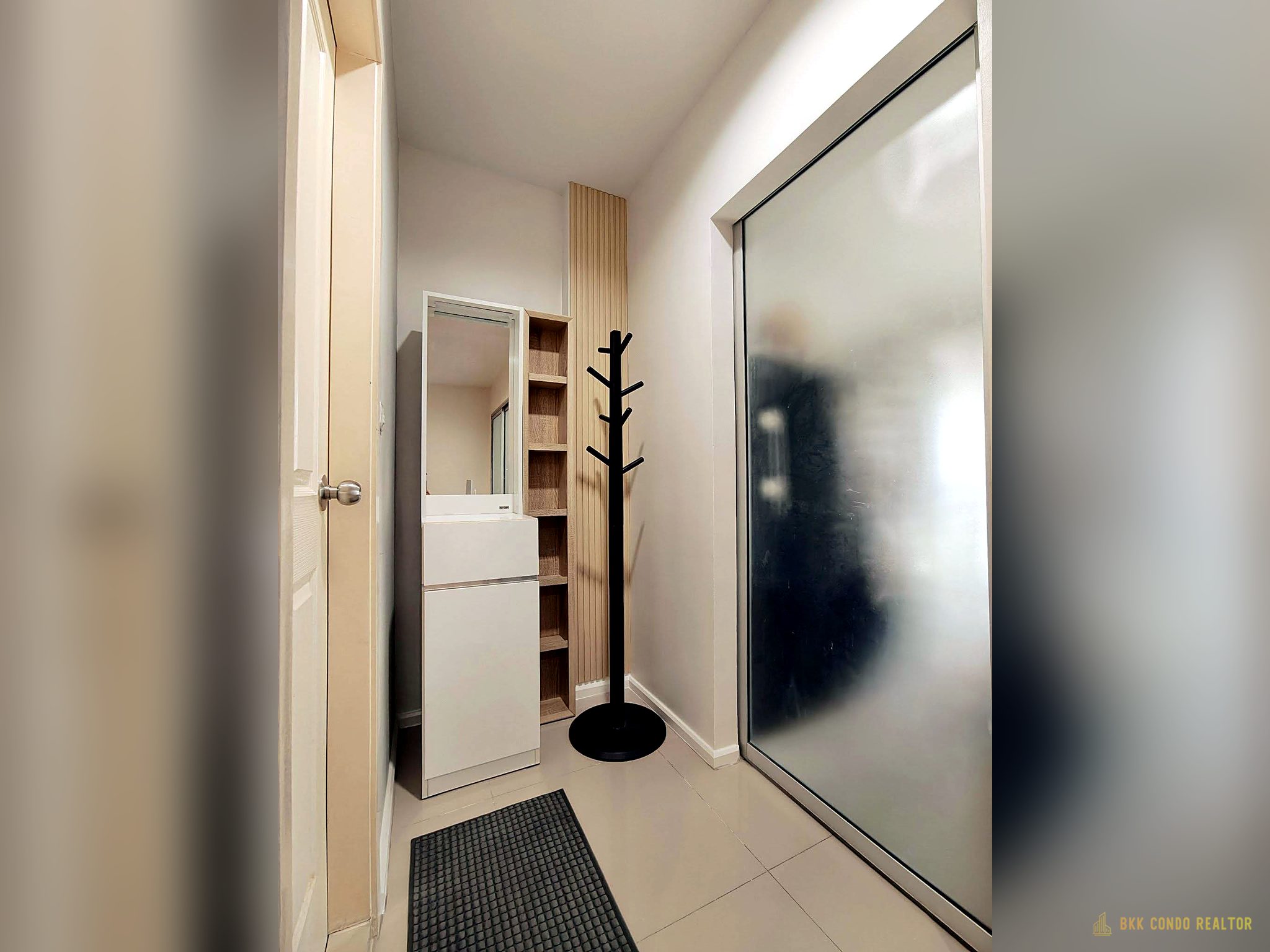 1-Bedroom Condo for Rent at Aspire Rama 9 (39.6 sqm) — Rama 9 MRT
