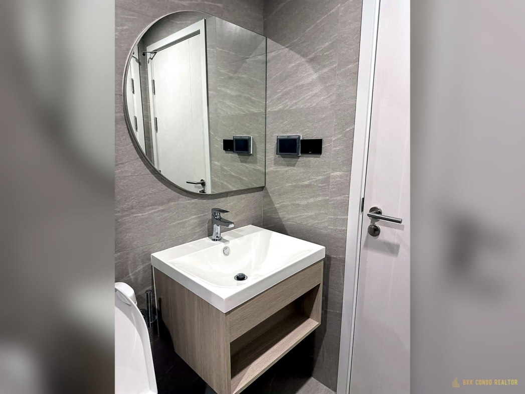 1-Bedroom Condo for Rent at Reference Sathorn – Wongwianyai (31 sqm) — Wongwianyai BTS