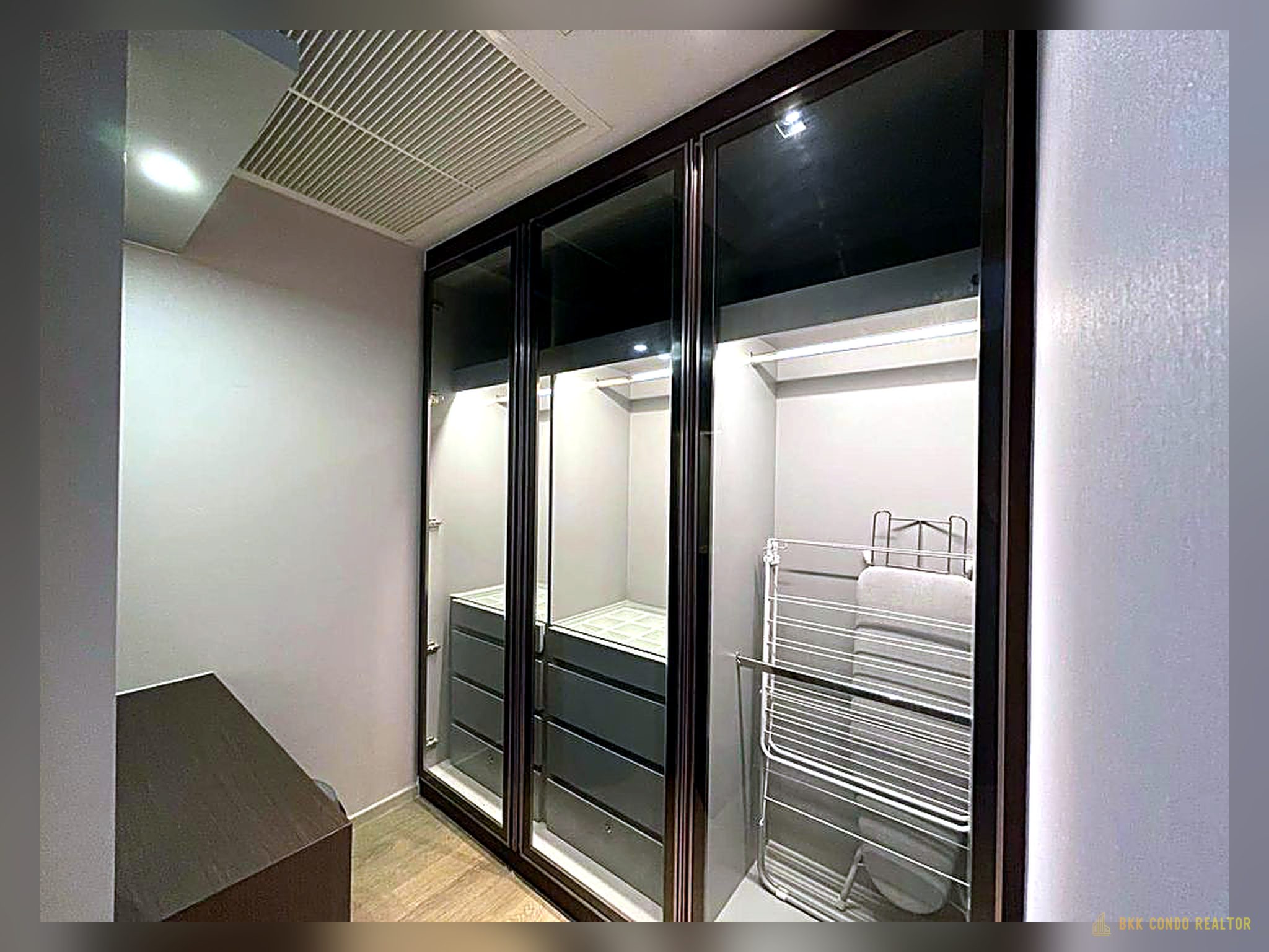 2-Bedroom Condo for Rent at Ashton Silom (72 sqm) — Saint Louis BTS