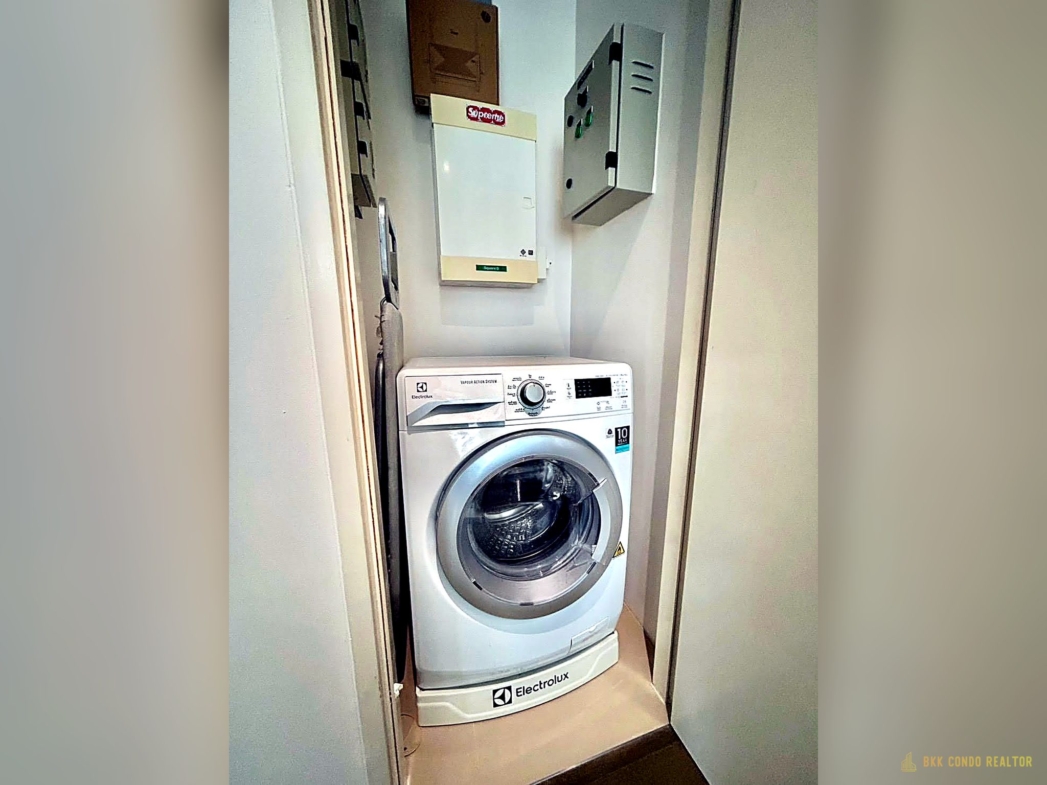 1-Bedroom Condo for Rent at Magnolias Ratchadamri Boulevard (59 sqm) — Chidlom BTS