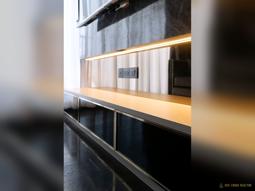 1-Bedroom Condo for Rent at Park Origin Thonglor (32.5 sqm) — Thonglor BTS