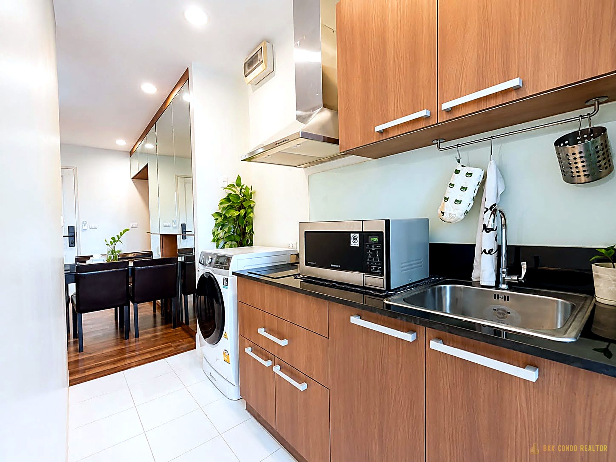 2-Bedroom Condo for Rent at Chewathai Ratchaprarop (55 sqm) — Victory Monument BTS