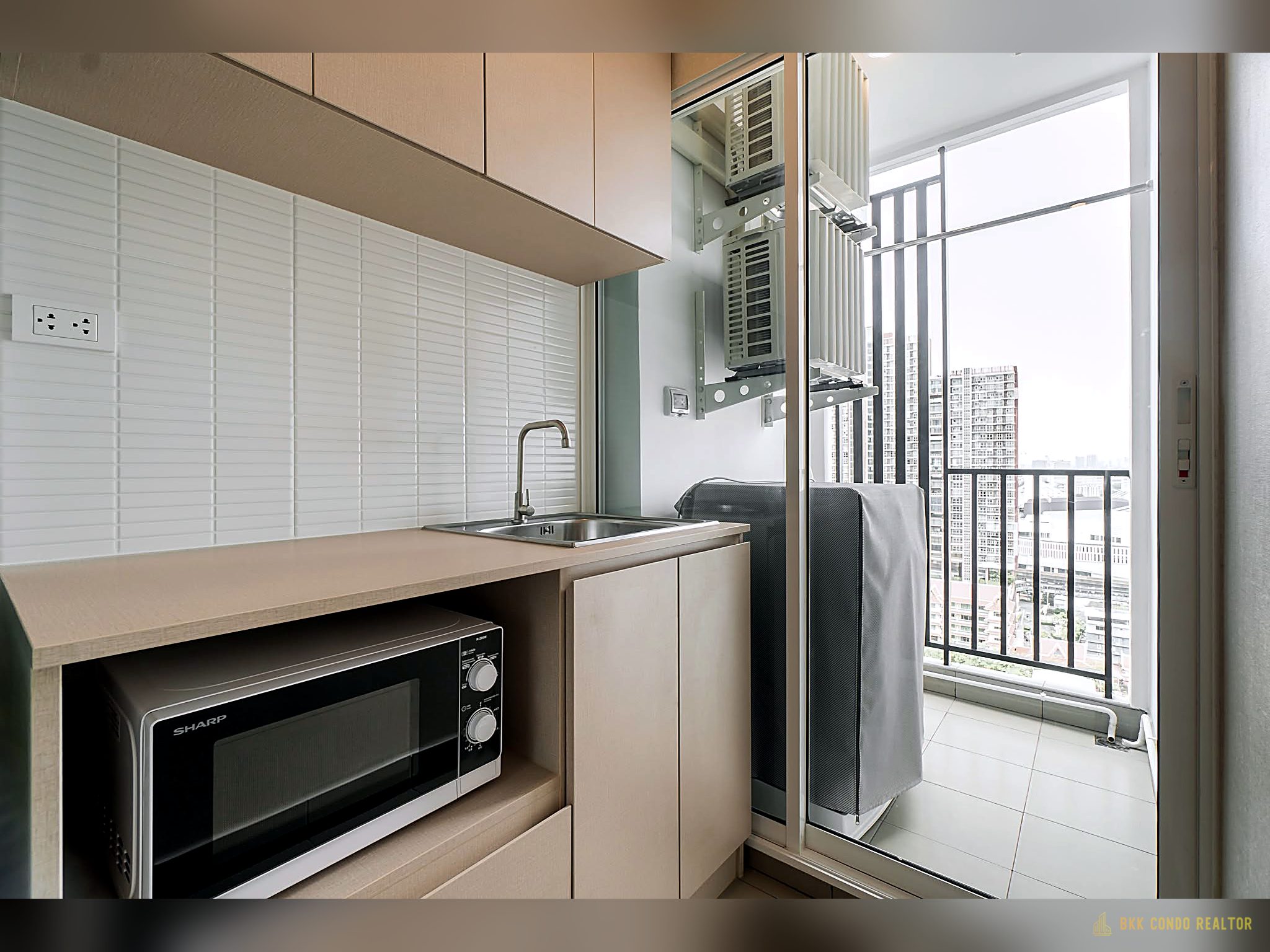 Studio Condo for Rent at Regent Home Bangna (28 sqm) — Bangna BTS