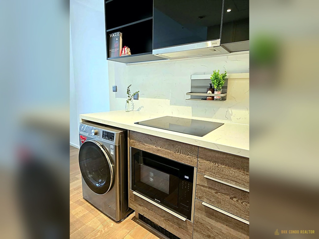 2-Bedroom Condo for Rent at Muniq Langsuan (86 sqm) — Chidlom BTS