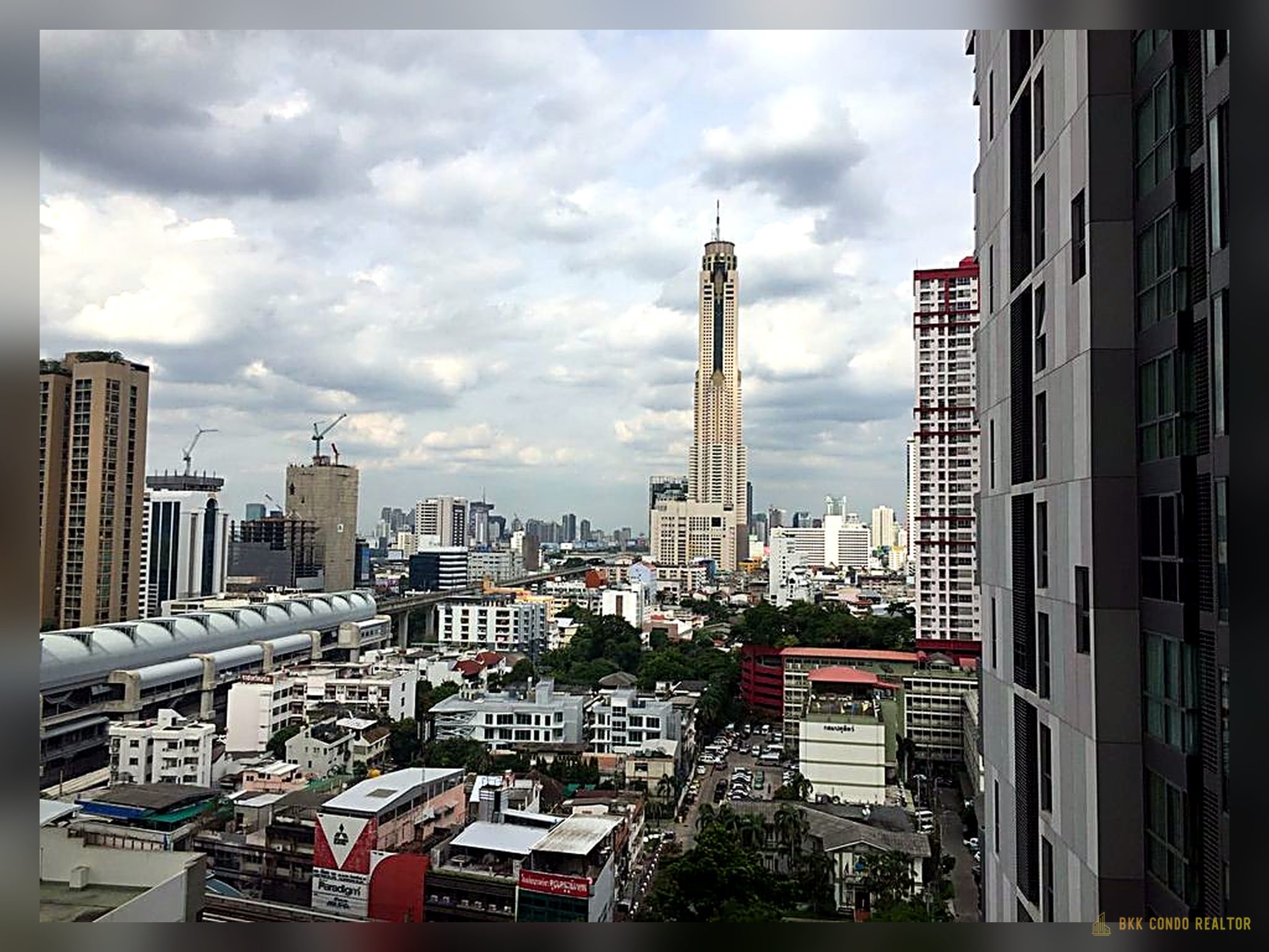 11-balcony_view-7 1-Bedroom Condo for Rent at IDEO Q Phayathai (50 sqm) — Phaya Thai BTS