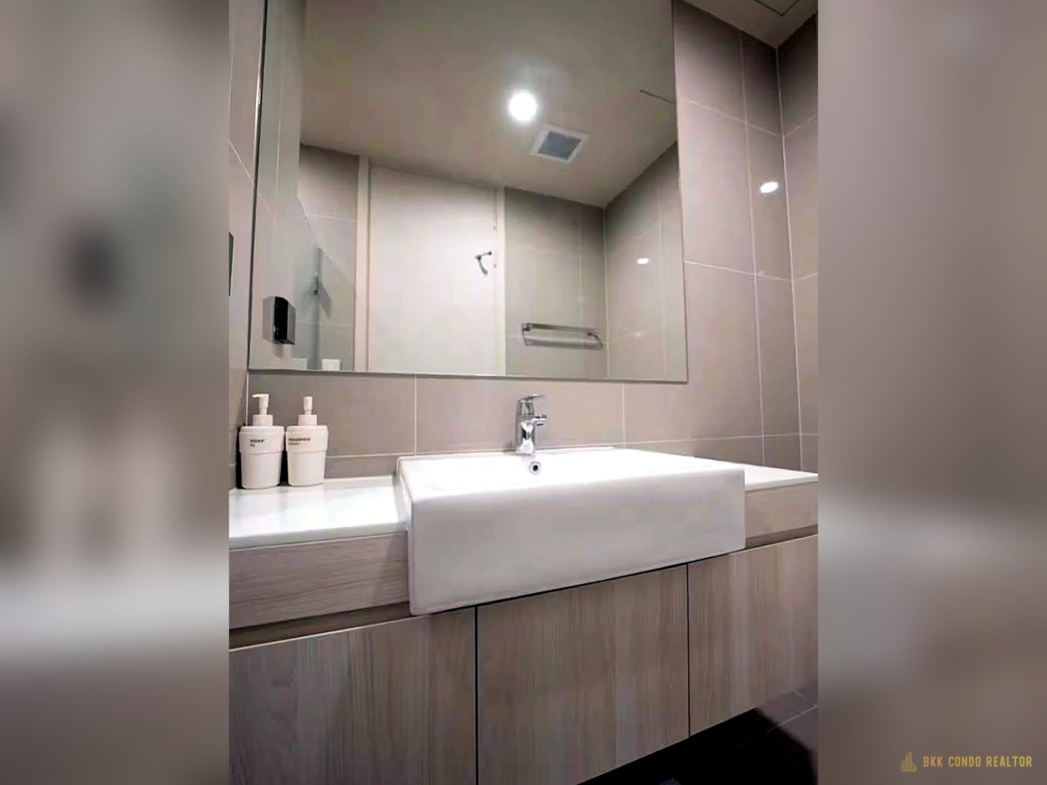 1-Bedroom Condo for Rent at Noble Recole Sukhumvit 19 (35 sqm) — Asoke BTS