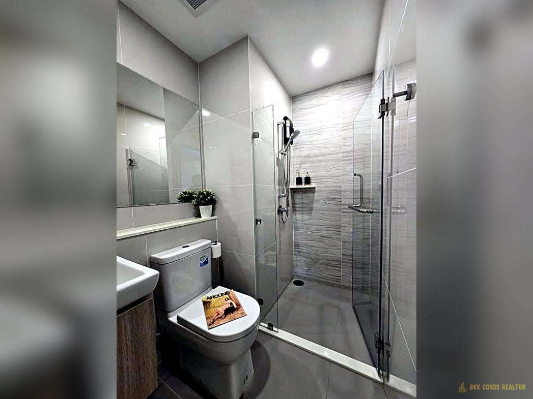 1-Bedroom Condo for Rent at Life Rama4 – Asoke (27 sqm) — MRT Queen Sirikit National Convention Centre