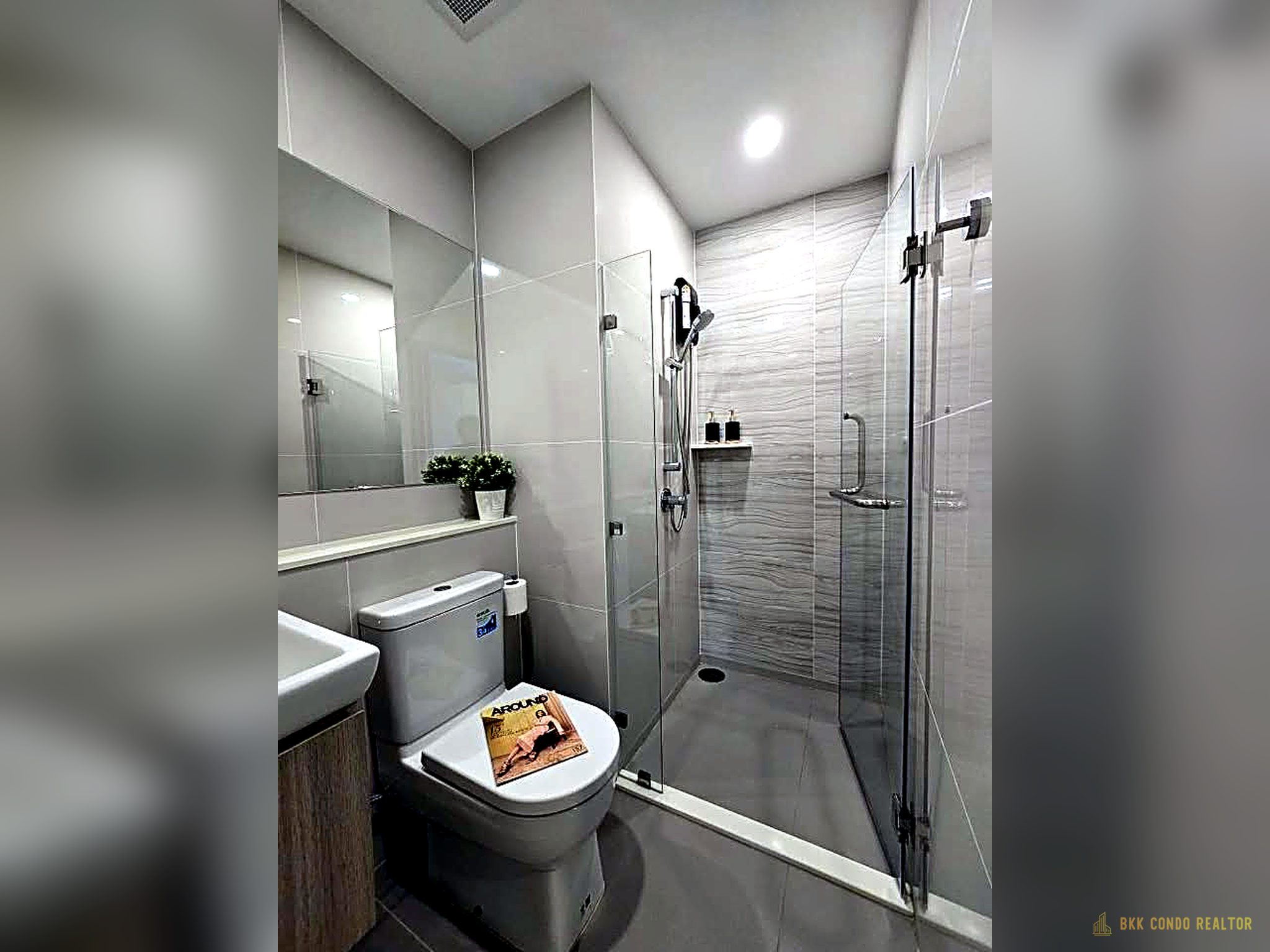 1-Bedroom Condo for Rent at Life Rama4 – Asoke (27 sqm) — MRT Queen Sirikit National Convention Centre