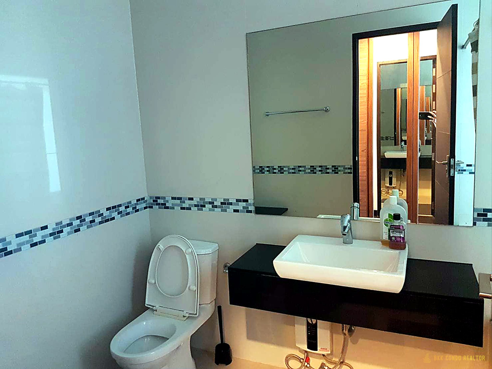 2-Bedroom Condo for Rent at IDEO Q Phayathai (70 sqm) — Phaya Thai BTS