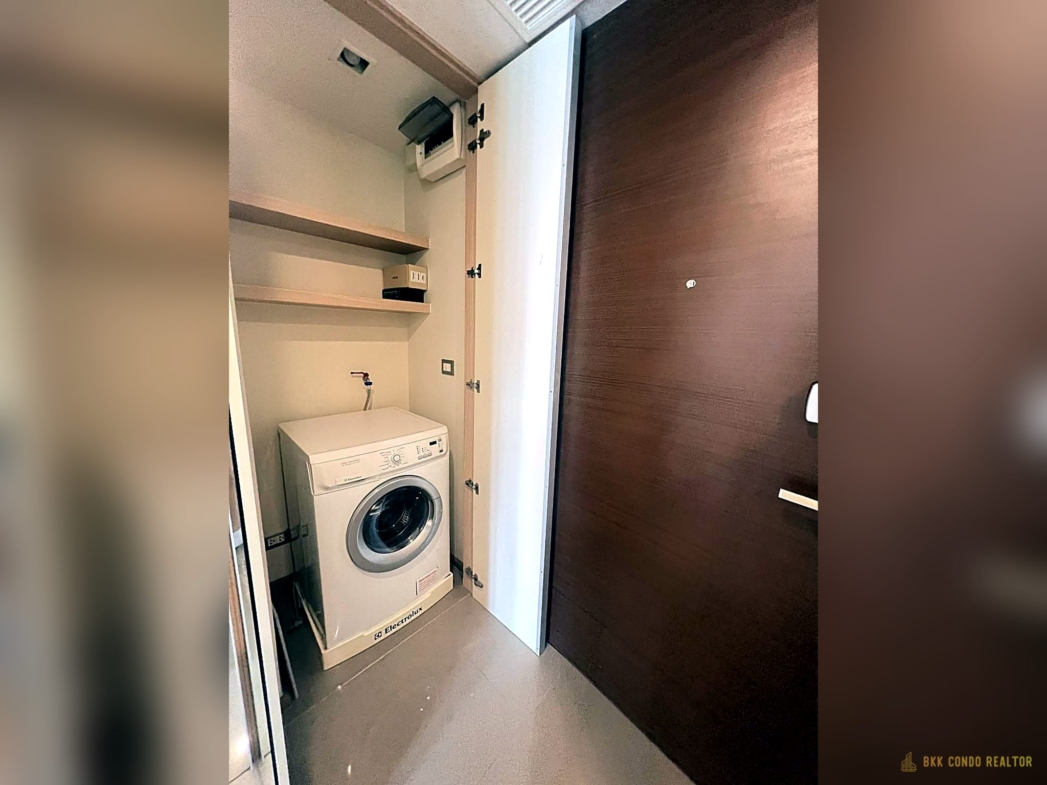 1-Bedroom Condo for Rent at The Address Asoke (45 sqm) — MRT Phetchaburi