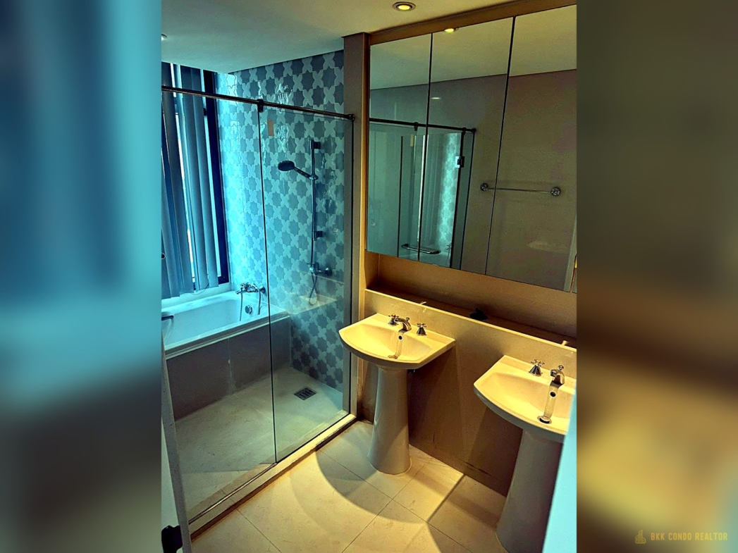 2-Bedroom Condo for Rent at Aguston Sukhumvit 22 (95 sqm) — Phrom Phong BTS