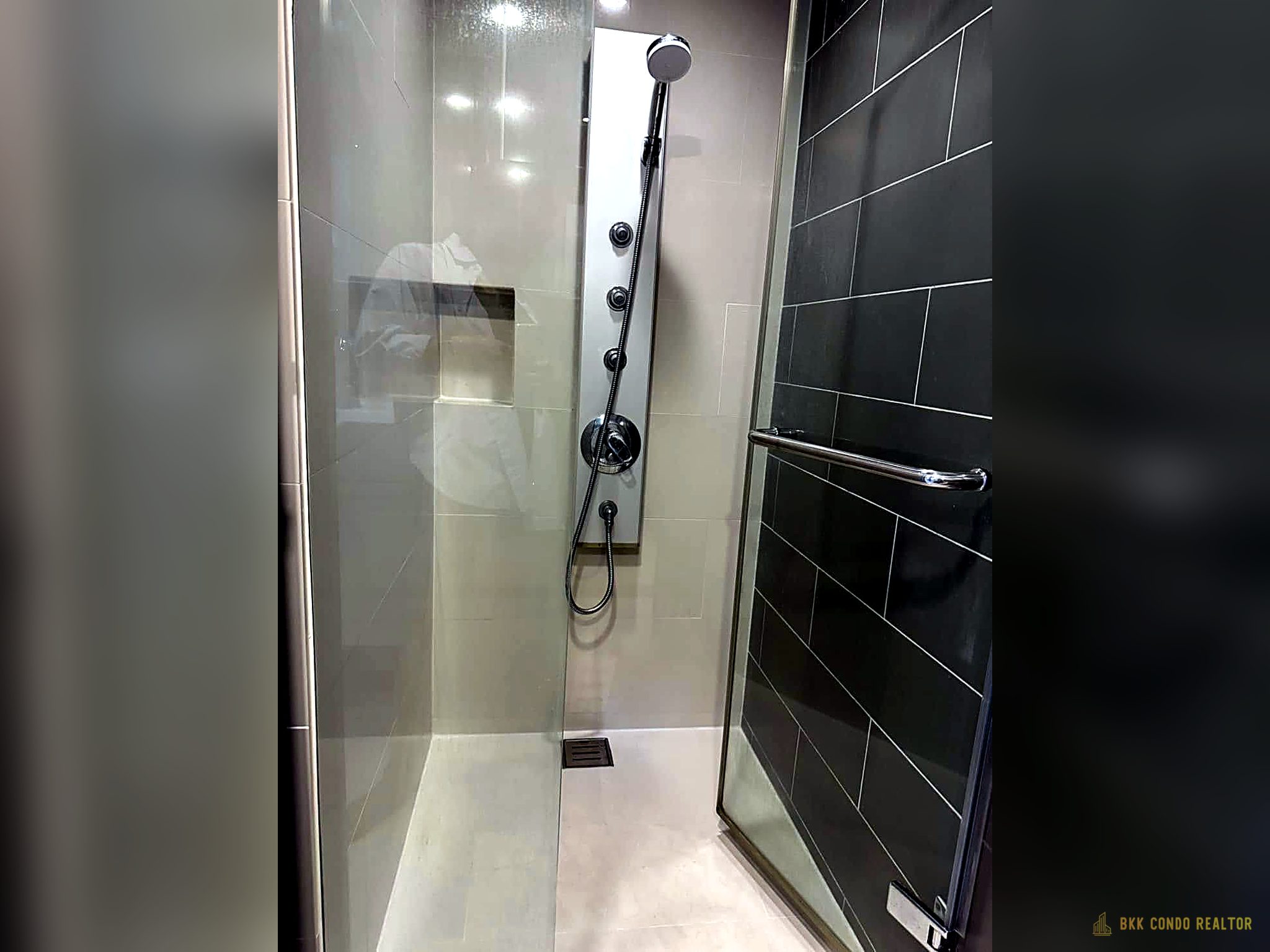 Duplex 1-Bedroom Condo for Rent at IDEO Morph 38 (36 sqm) — Thonglor BTS