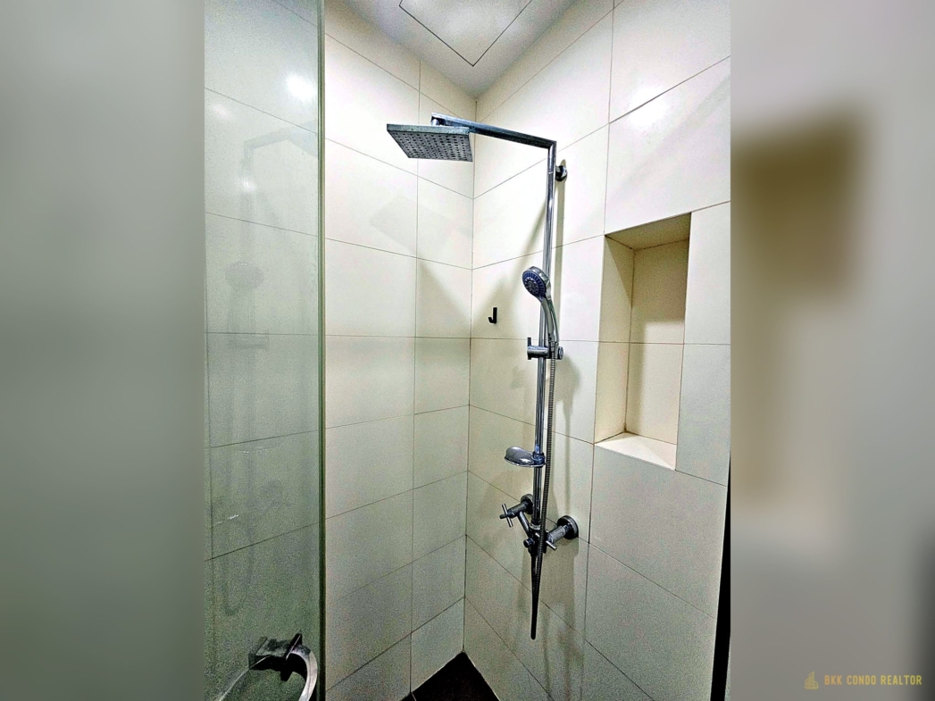 1-Bedroom Condo for Rent at Wyne Sukhumvit (31 sqm) — Phra Khanong BTS