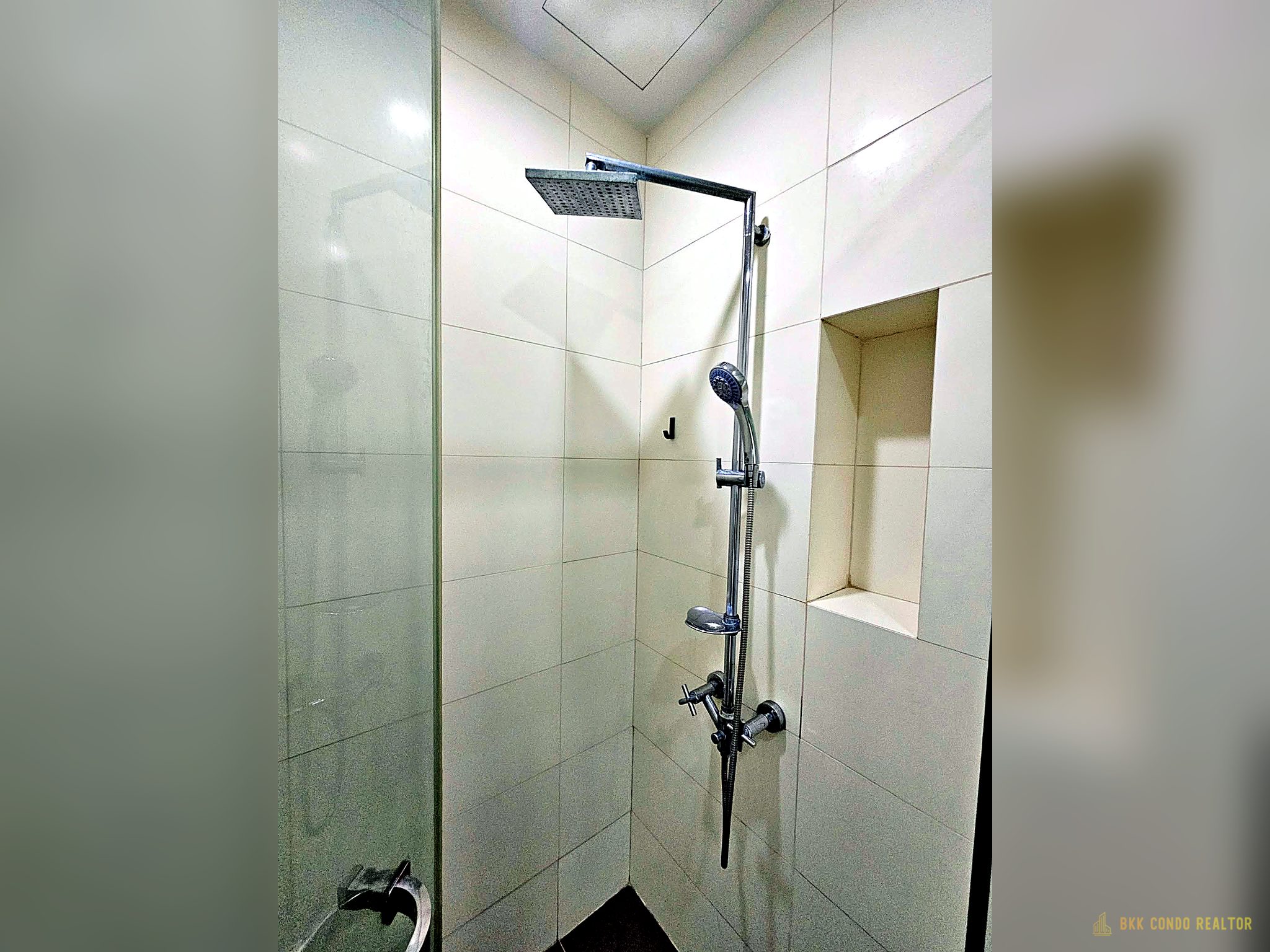 1-Bedroom Condo for Rent at Wyne Sukhumvit (31 sqm) — Phra Khanong BTS