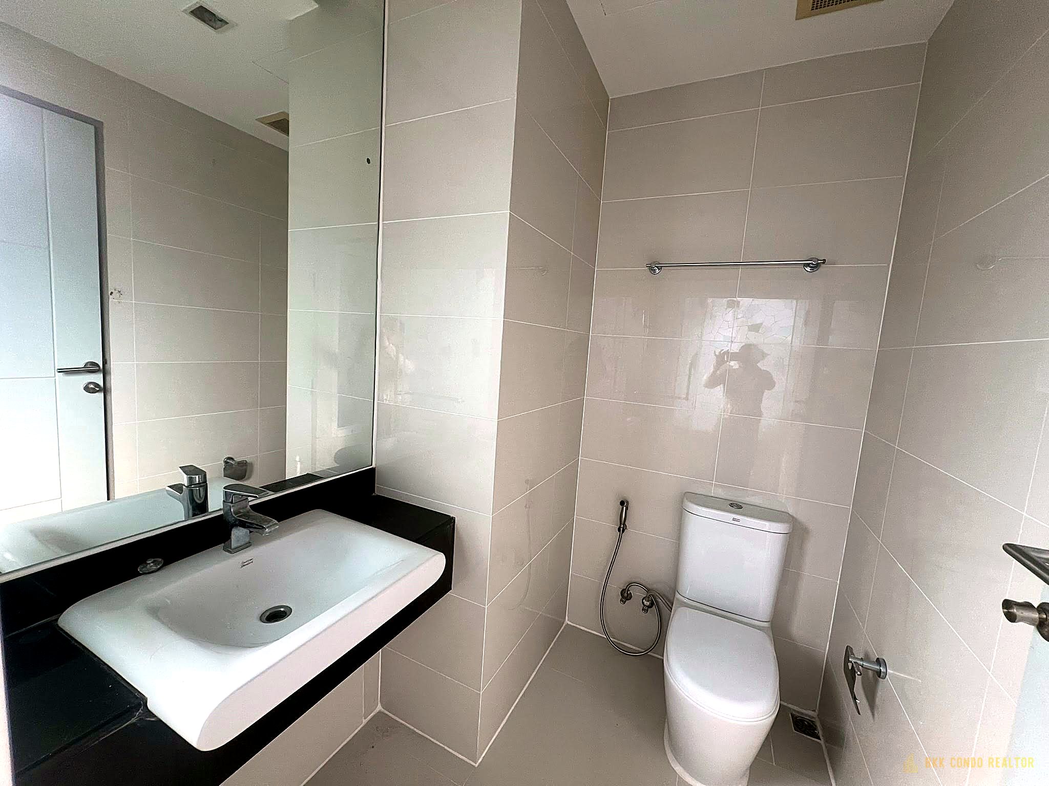 2-Bedroom Condo for Rent at Ideo Verve Ratchaprarop (69.33 sqm) — Ratchaprarop ARL