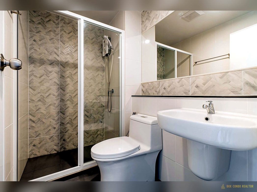 Studio Condo for Rent at Regent Home Bangna (28 sqm) — Bangna BTS