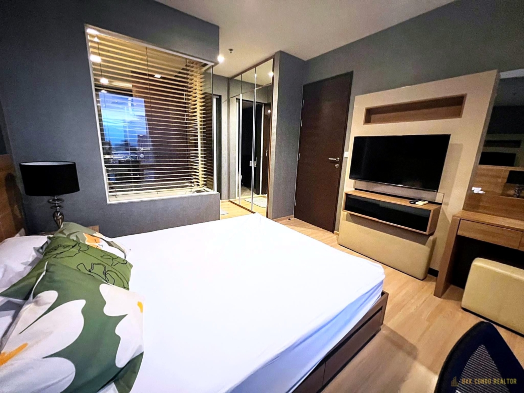 1-Bedroom Condo for Rent at Rhythm Sathorn 21 (45 sqm) — BTS Saphan Taksin