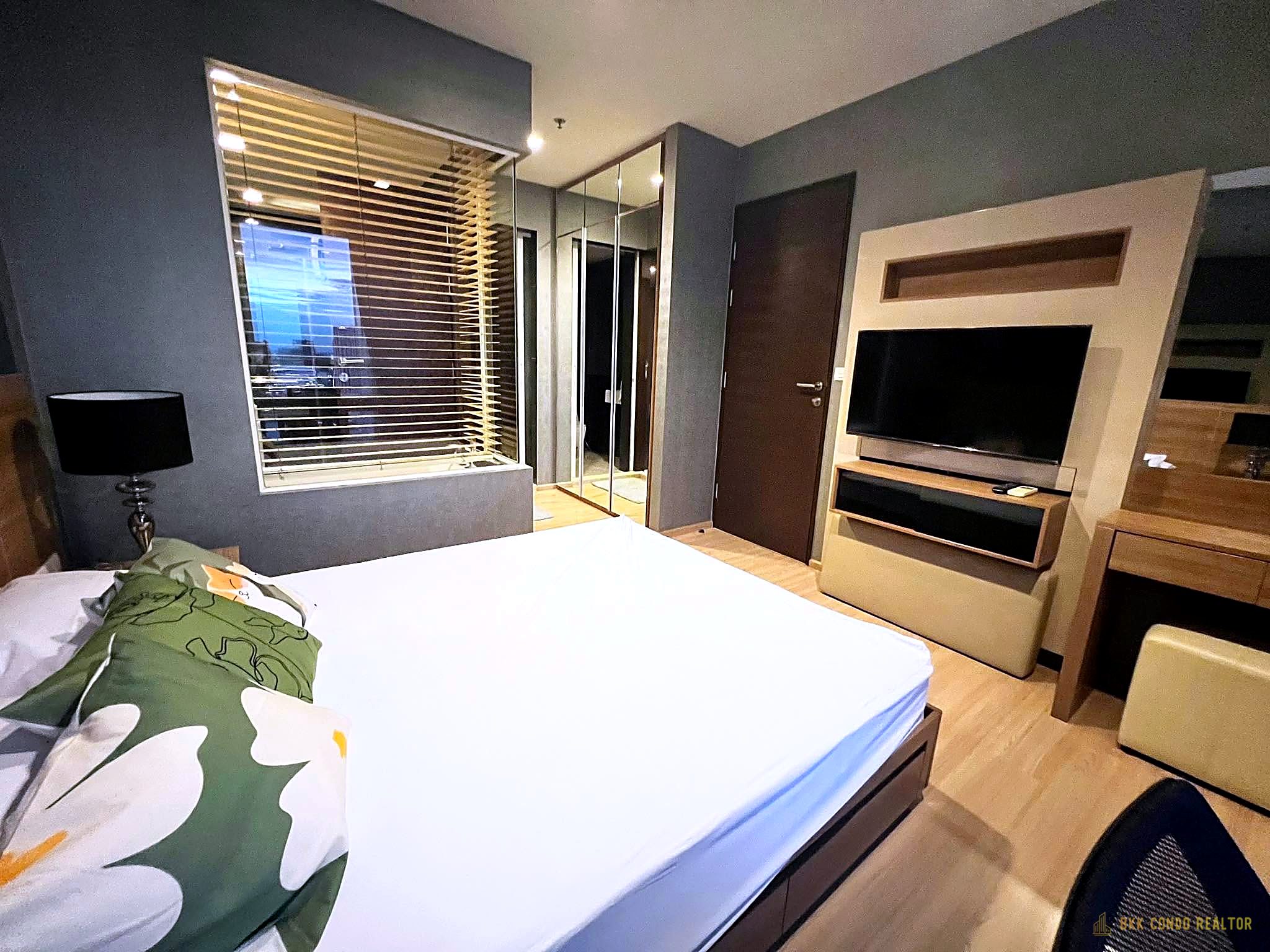 1-Bedroom Condo for Rent at Rhythm Sathorn 21 (45 sqm) — BTS Saphan Taksin