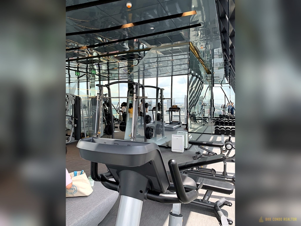 1-Bedroom Condo for Rent at Ideo Mobi Rangnam (35 sqm) — Victory Monument BTS
