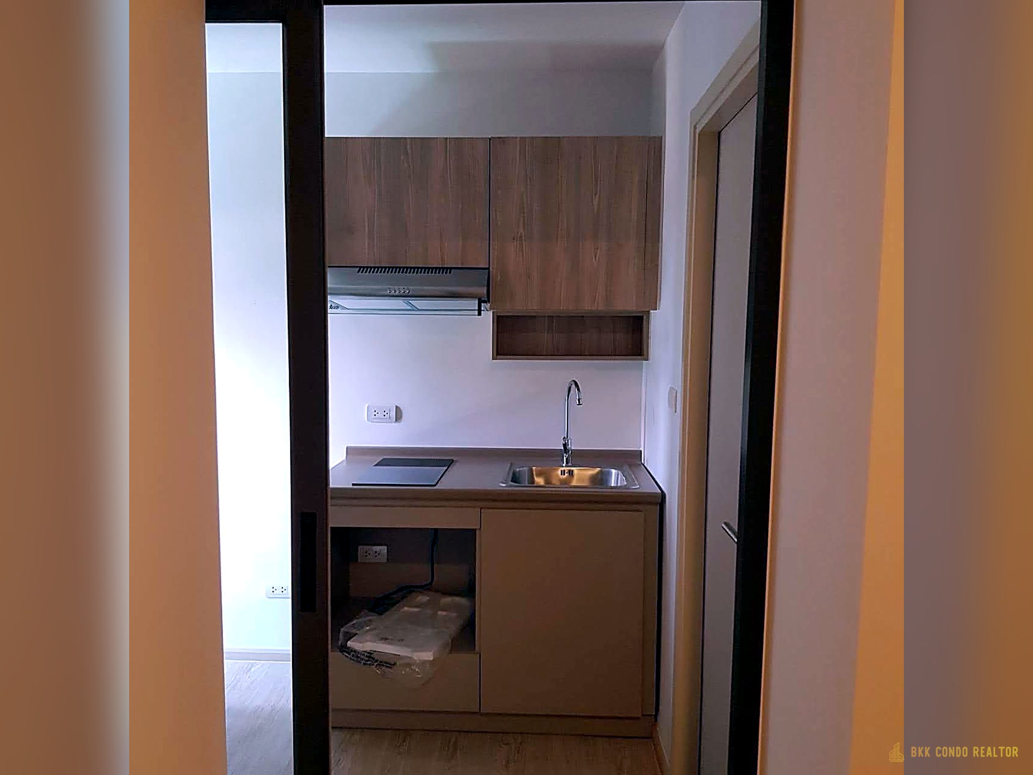 11-kitchen-29 Studio Condo for Rent at The Excel Hideaway Sukhumvit 50 (26 sqm) — On Nut BTS