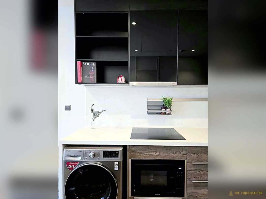 2-Bedroom Condo for Rent at Muniq Langsuan (86 sqm) — Chidlom BTS