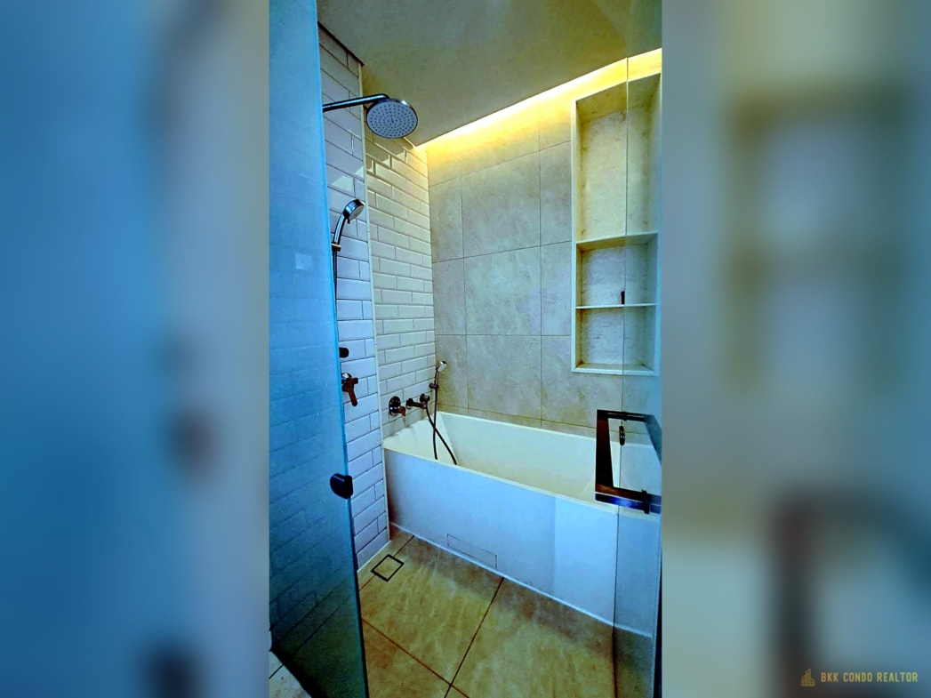 2-Bedroom Condo for Rent at Siamese Exclusive Sukhumvit 42 (51.55 sqm) — Ekkamai BTS