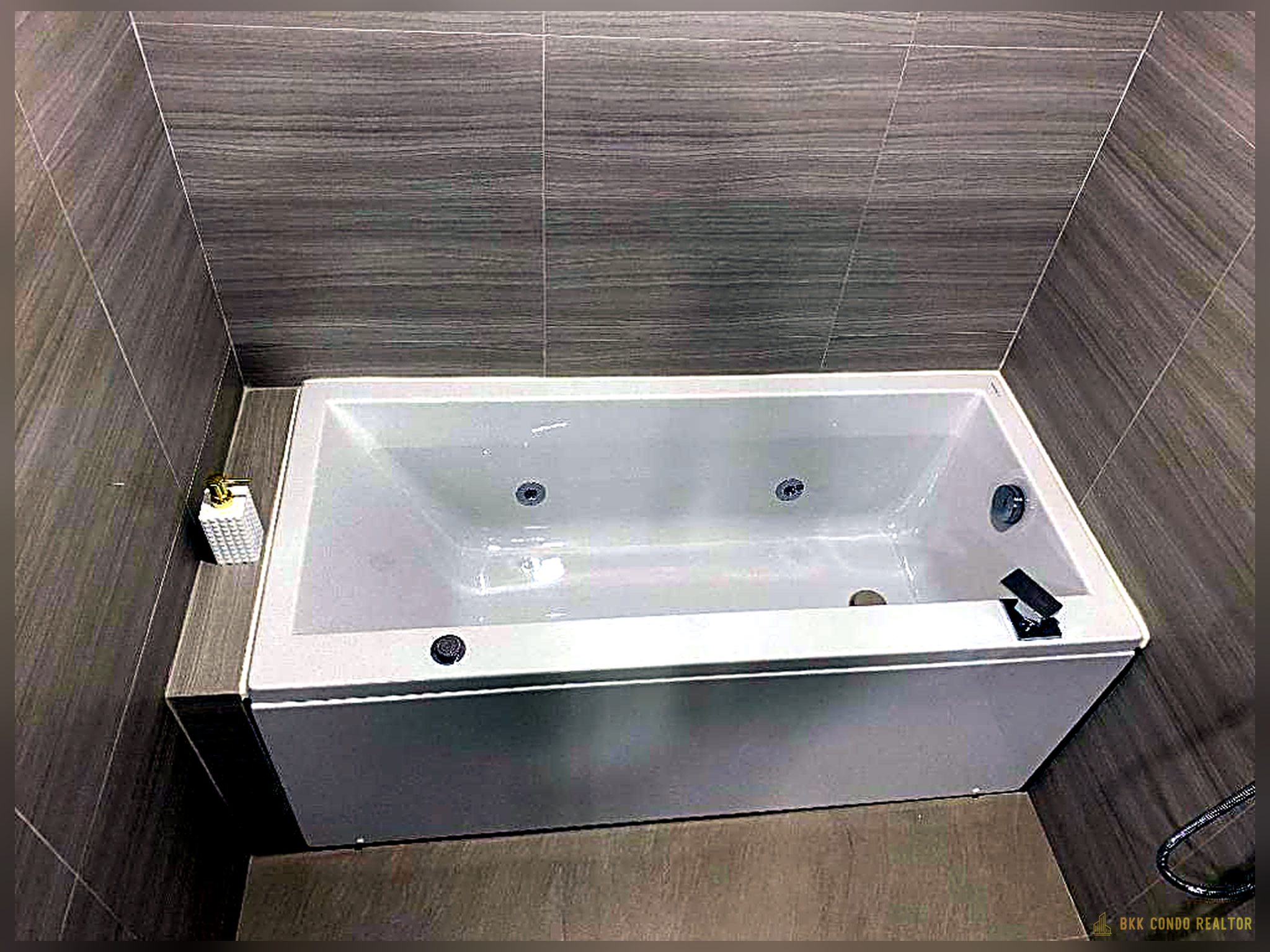 2-Bedroom Condo for Rent at Park Origin Thonglor (45 sqm) — Thonglor BTS