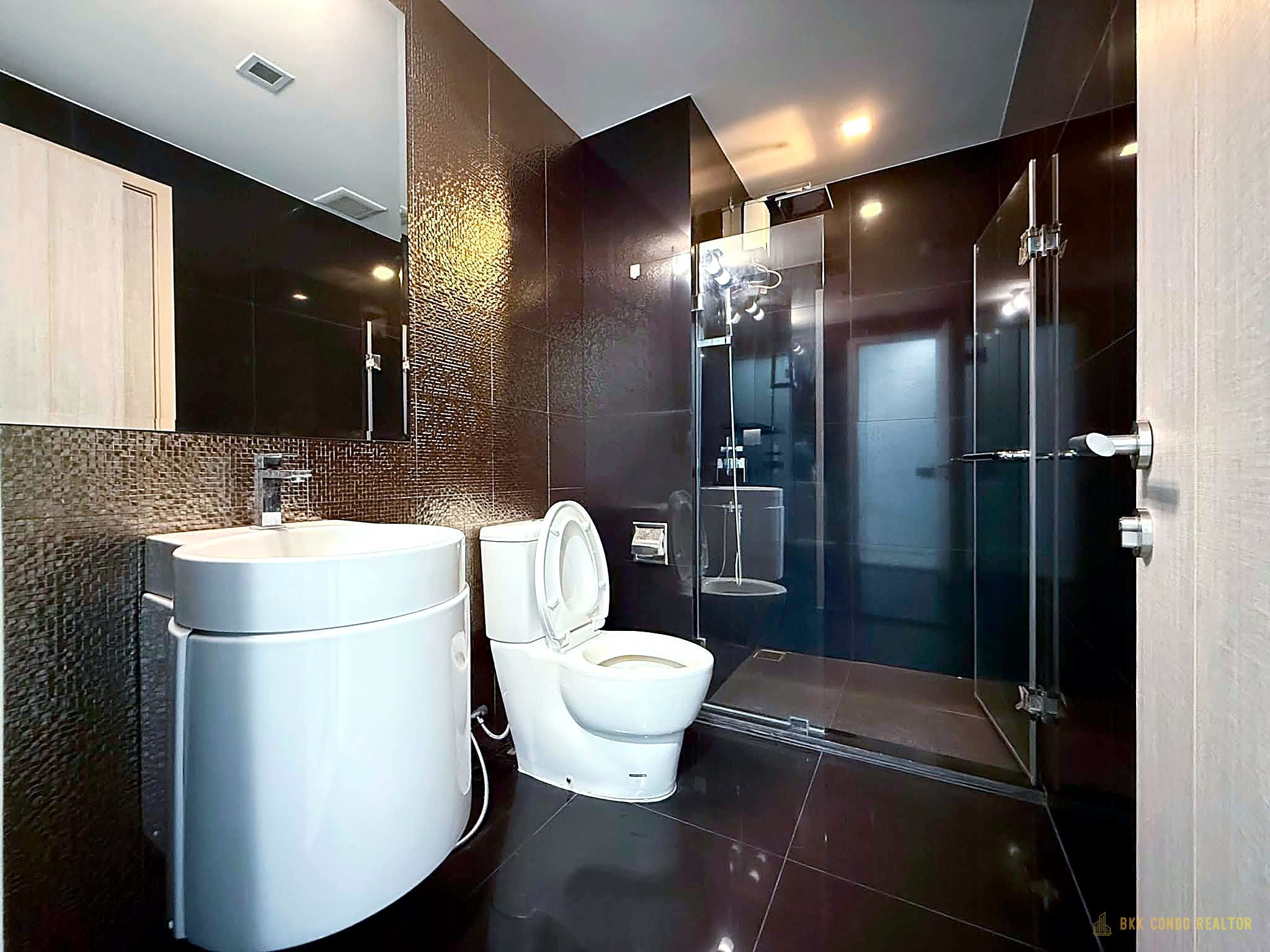 2-Bedroom Condo for Rent at Rhythm Sukhumvit 36-38 (88 sqm) — Thonglor BTS
