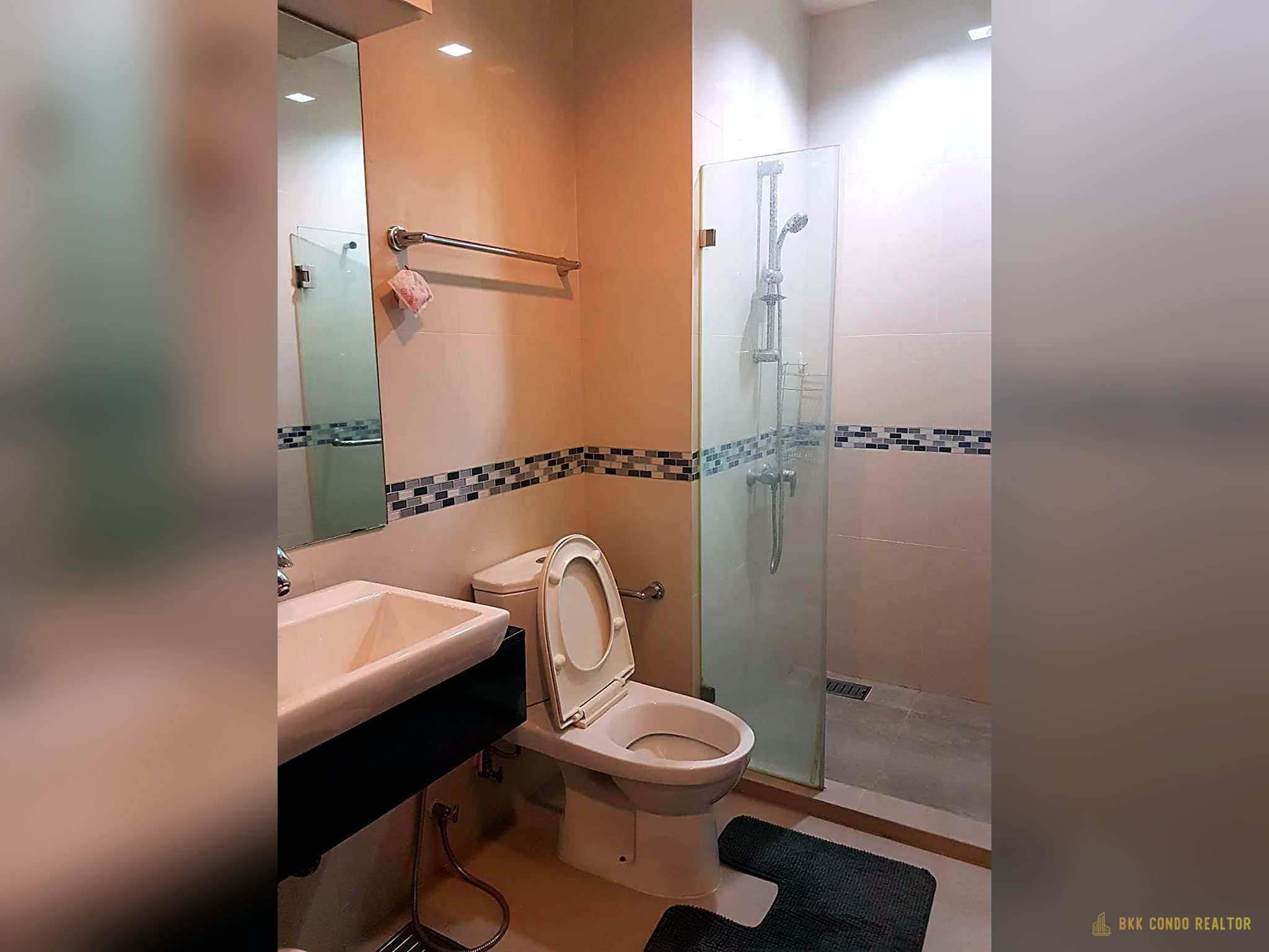 2-Bedroom Condo for Rent at IDEO Q Phayathai (70 sqm) — Phaya Thai BTS
