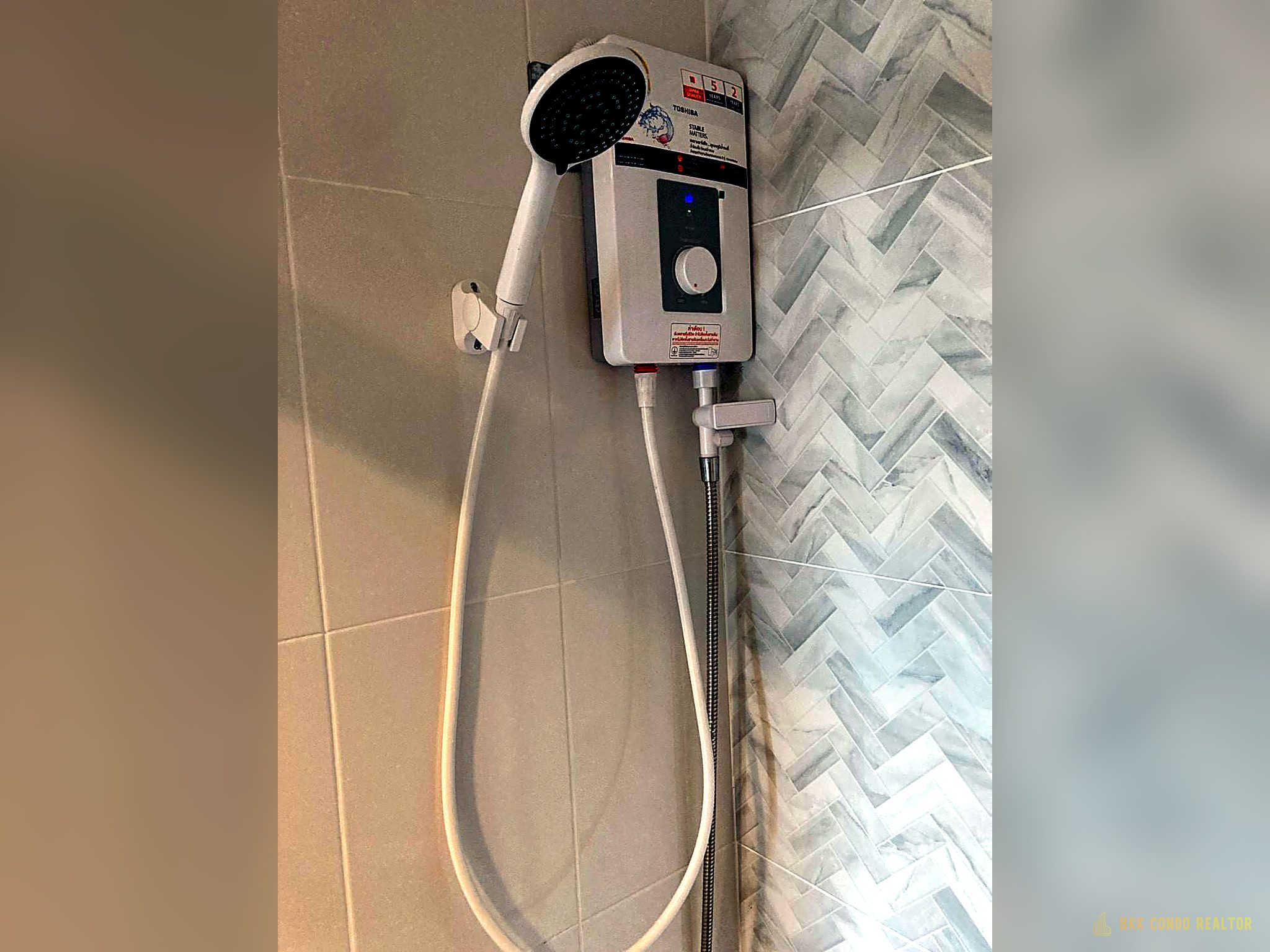 12-bathroom-35 1-Bedroom Condo for Rent at Regent Home Bangna (28 sqm) — Bangna BTS