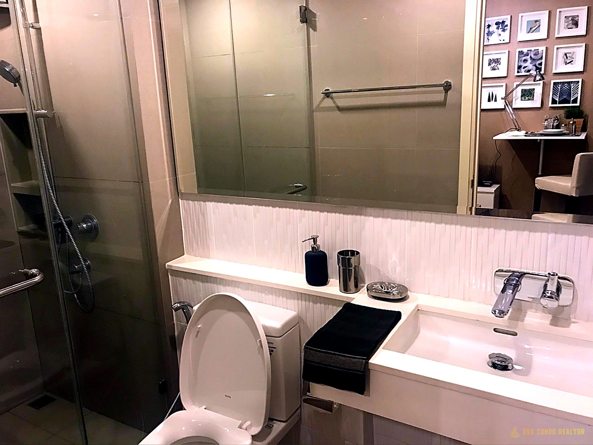 1-Bedroom Condo for Rent at Rhythm Sukhumvit 42 (27 sqm) — Ekkamai BTS