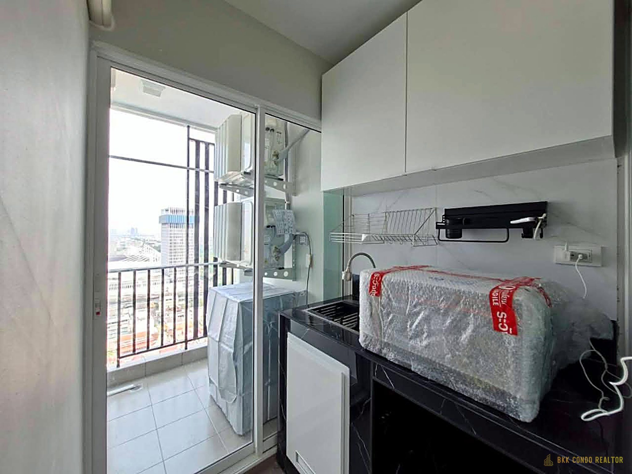 1-Bedroom Condo for Rent at Regent Home Bangna (28 sqm) — Bangna BTS