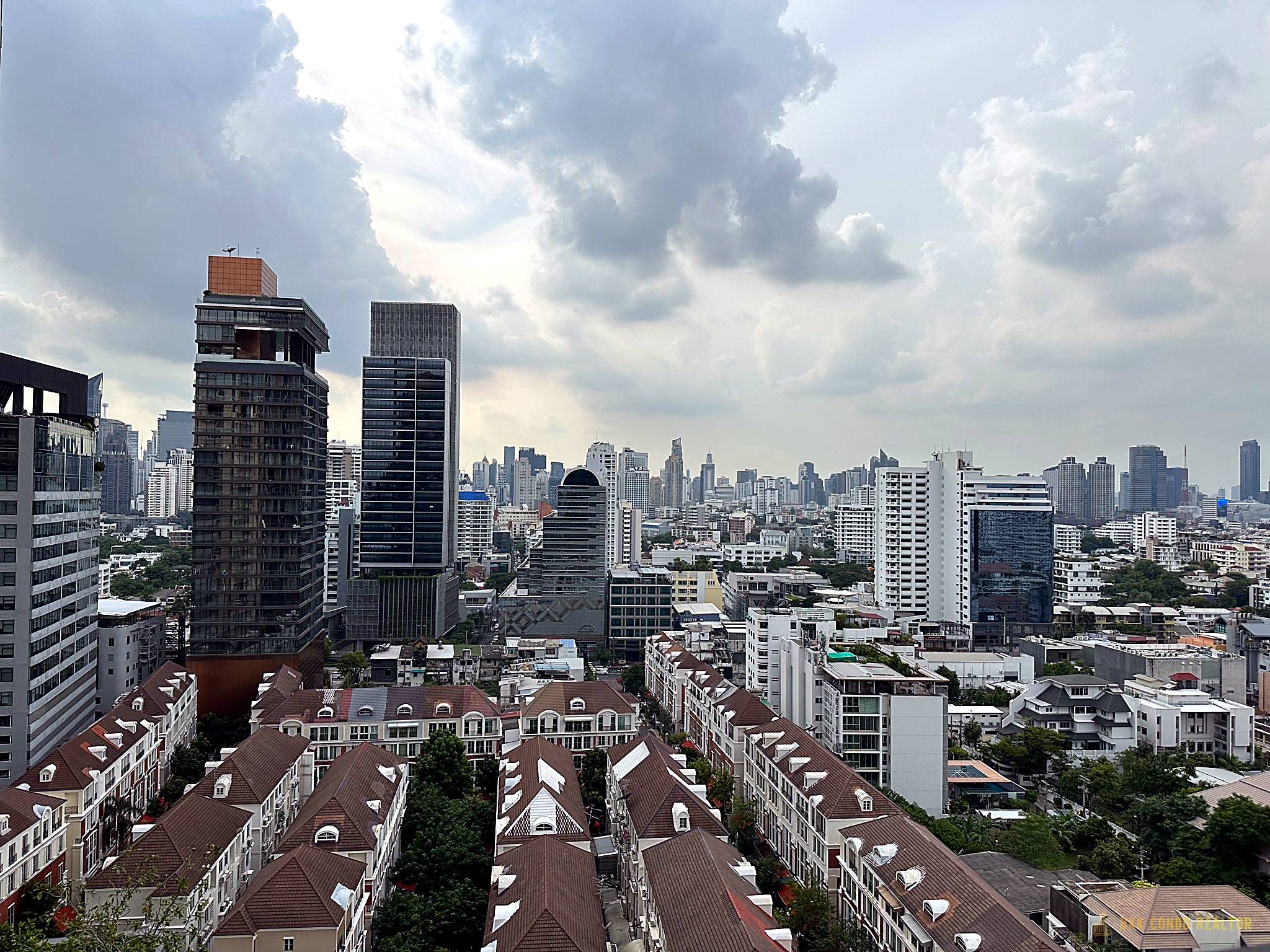 1-Bedroom Condo for Rent at Park Origin Thonglor (32.5 sqm) — Thonglor BTS