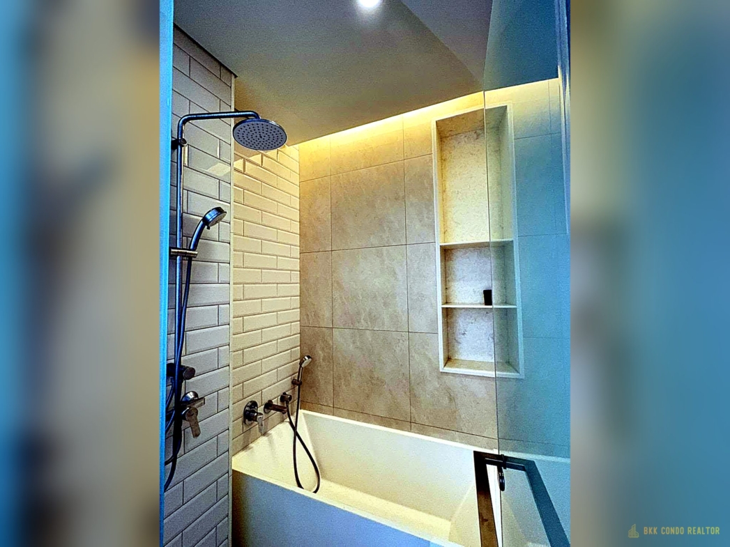 2-Bedroom Condo for Rent at Siamese Exclusive Sukhumvit 42 (51.55 sqm) — Ekkamai BTS