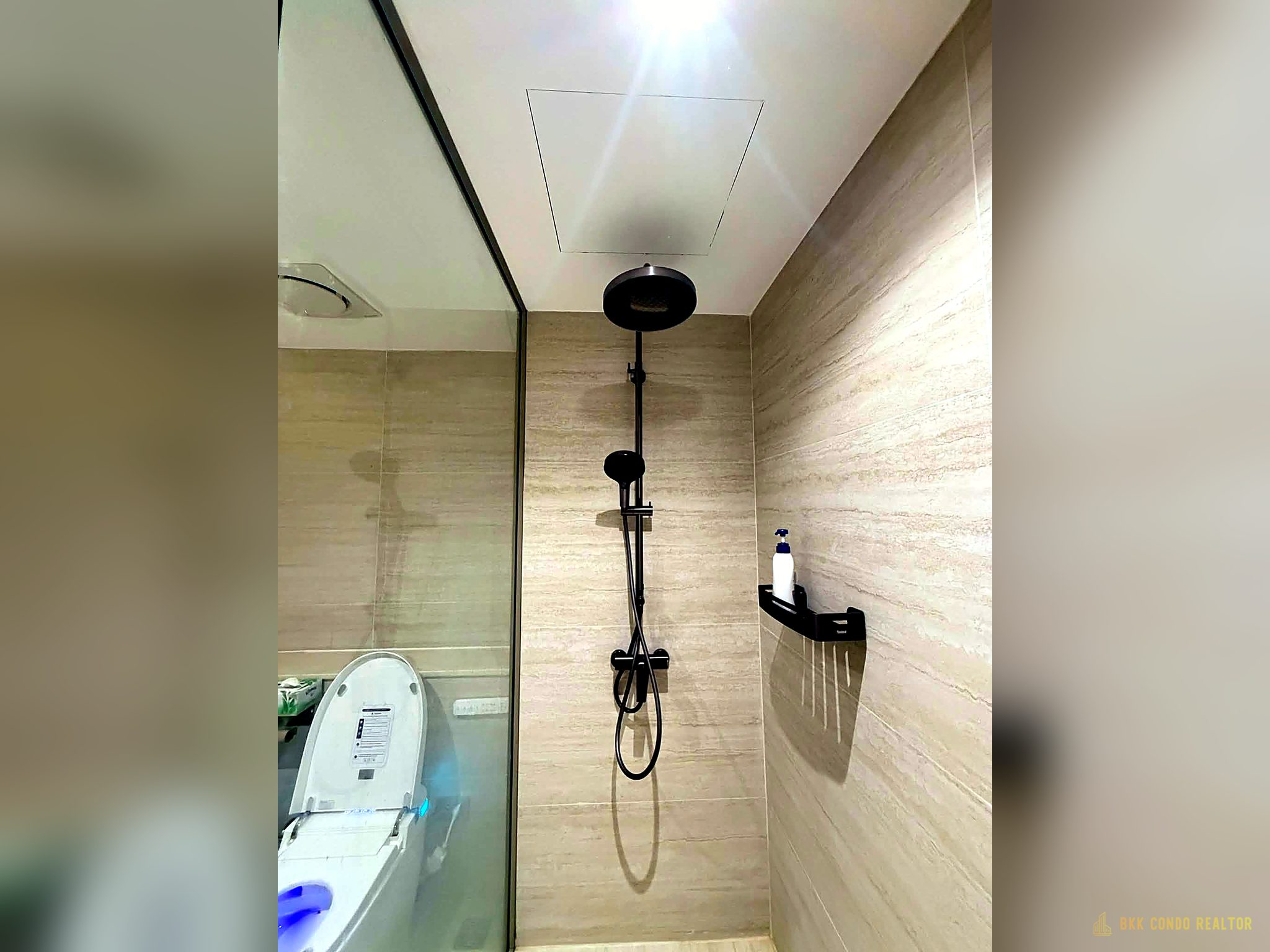 13-bathroom-11 2-Bedroom Condo for Rent at Asoke Place (80 sqm) — Asoke BTS