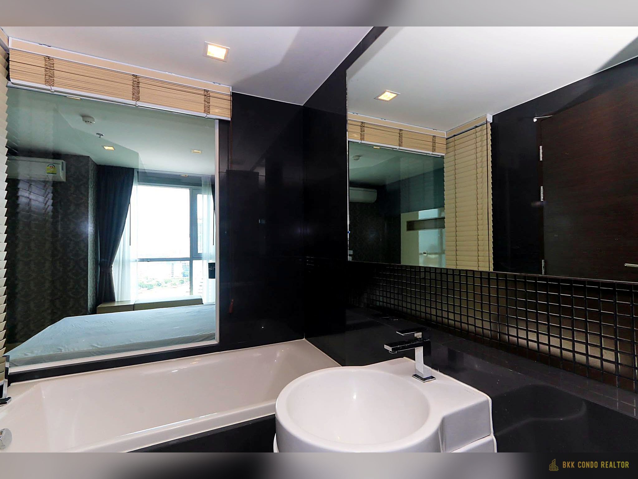 1-Bedroom Condo for Rent at Rhythm Sathorn 21 (45 sqm) — BTS Saphan Taksin