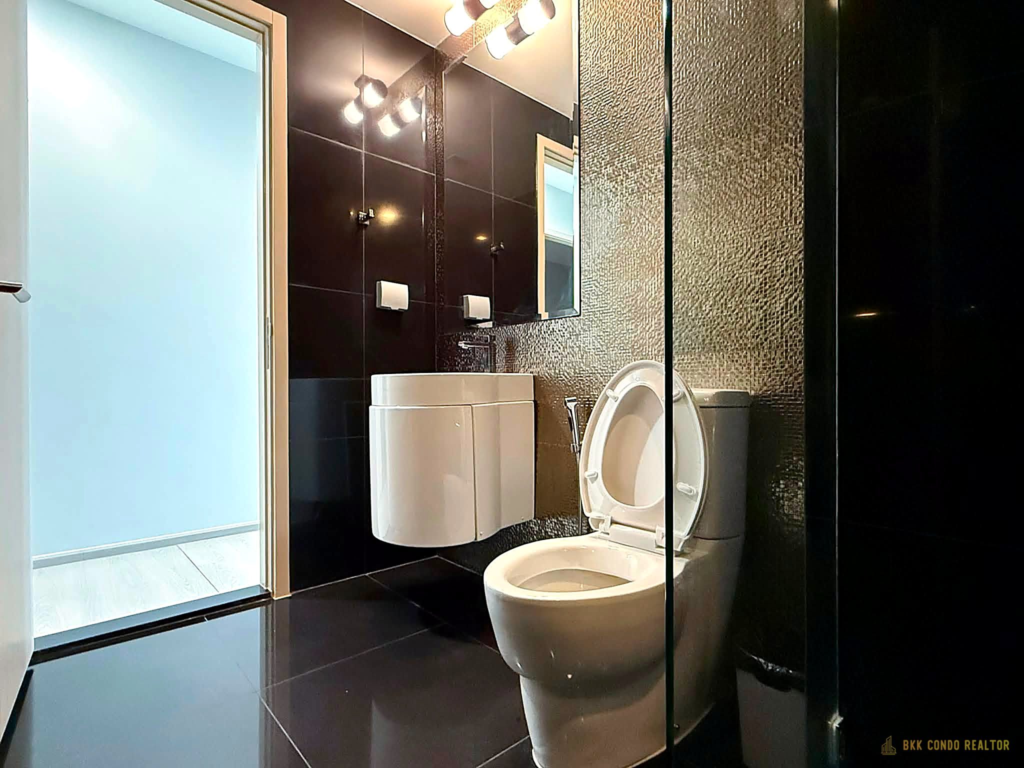 2-Bedroom Condo for Rent at Rhythm Sukhumvit 36-38 (88 sqm) — Thonglor BTS