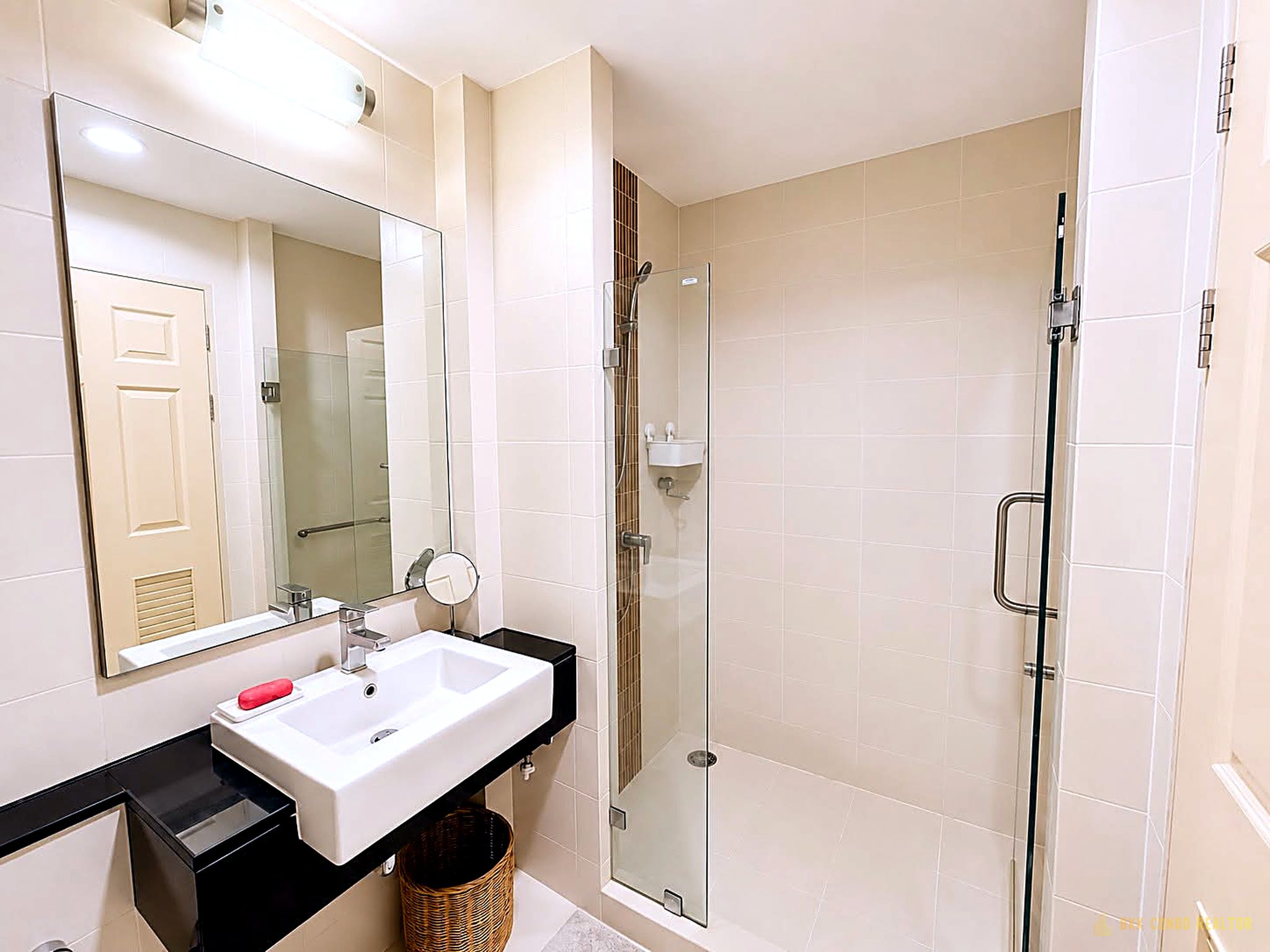 2-Bedroom Condo for Rent at Chewathai Ratchaprarop (55 sqm) — Victory Monument BTS