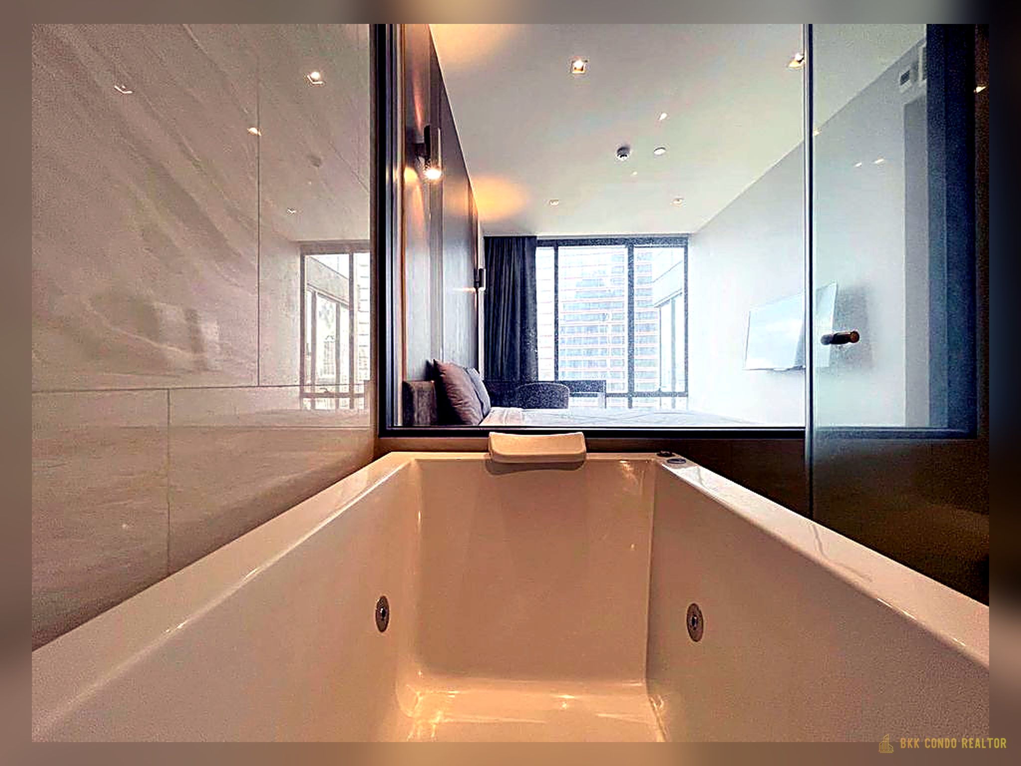 2-Bedroom Condo for Rent at Ashton Silom (72 sqm) — Saint Louis BTS