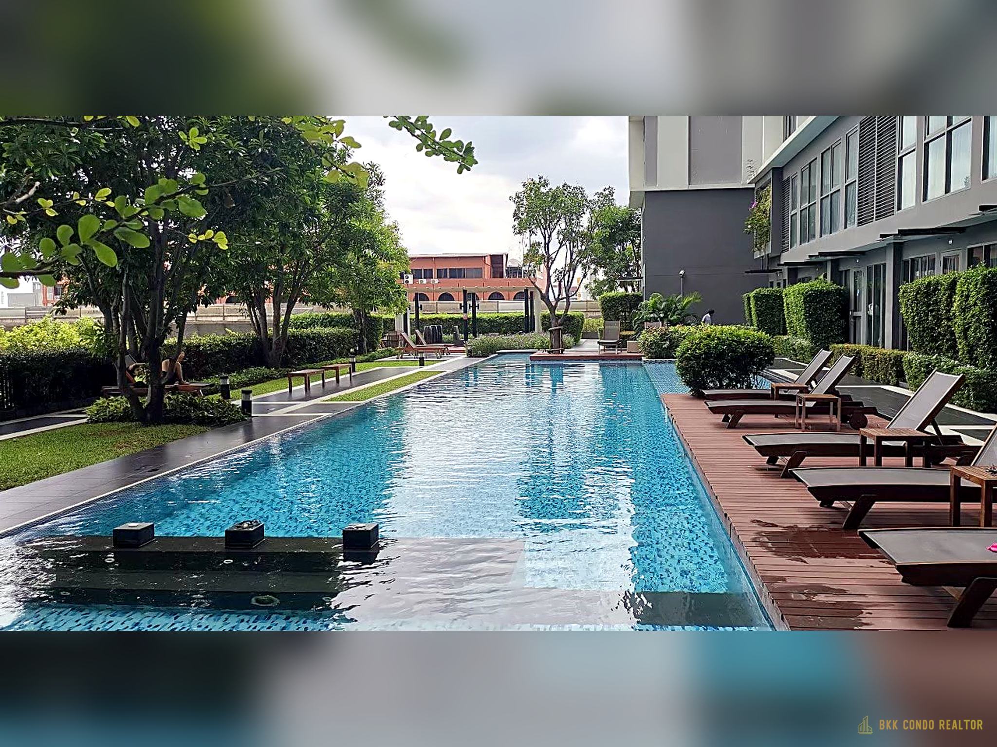1-Bedroom Condo for Rent at IDEO Mobi Phayathai (31 sqm) — Phaya Thai BTS