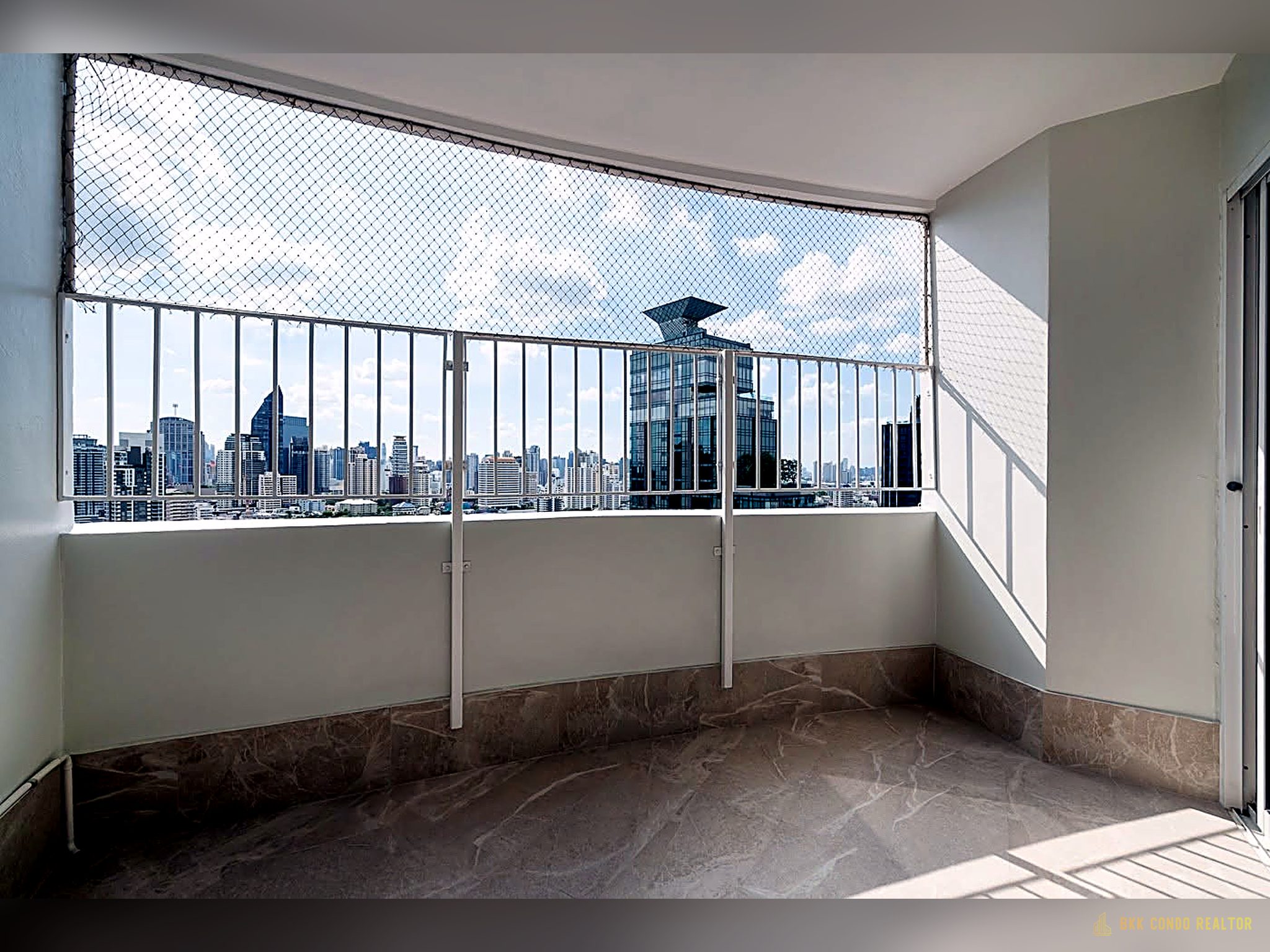 14-balcony_view-4 3-Bedroom Condo for Rent at Fiftyfif Tower (223 sqm) — Thonglor BTS
