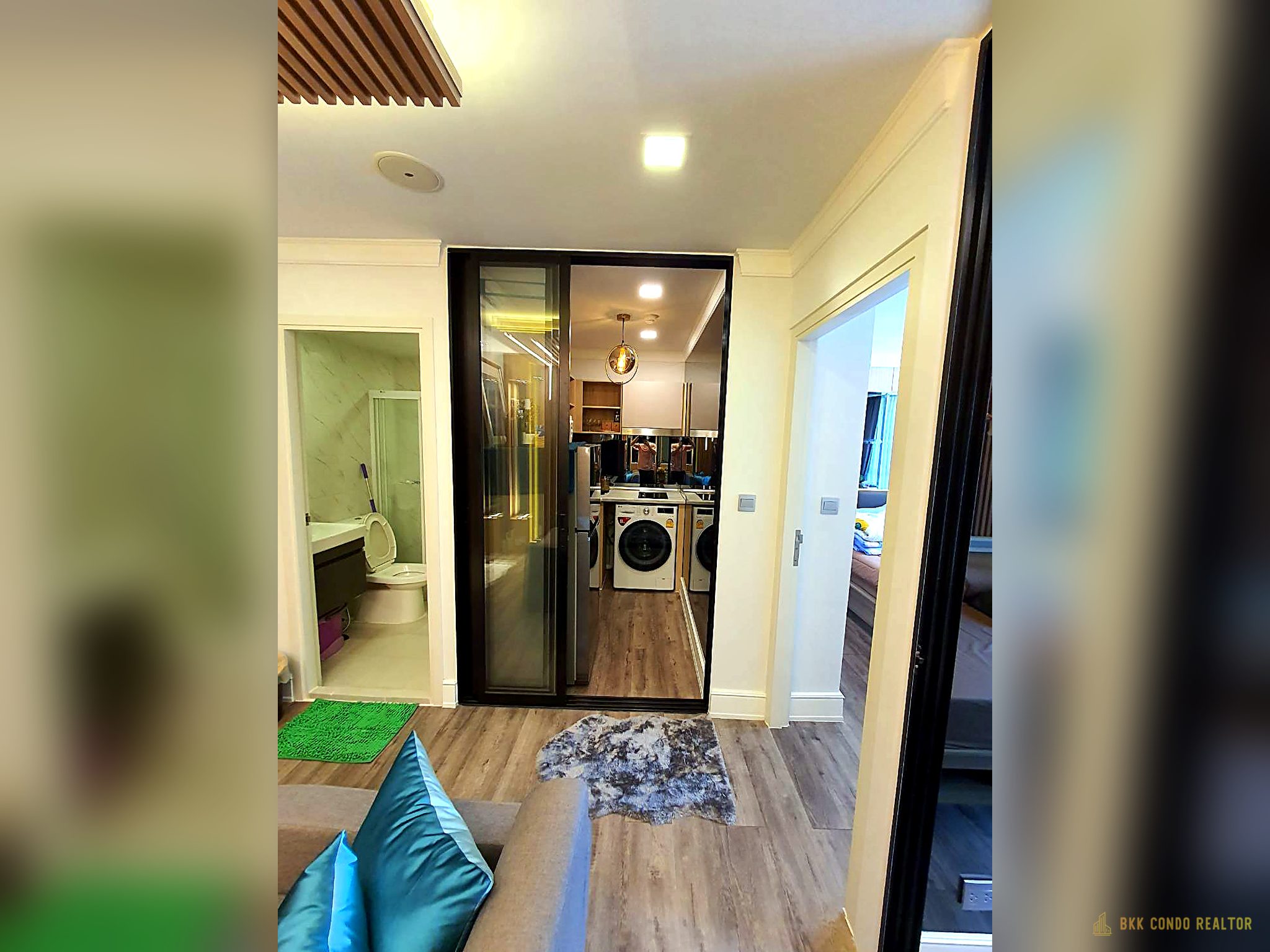 1-Bedroom Condo for Rent at Atmoz Ratchada-Huai Khwang (32 sqm) — Huai Khwang MRT
