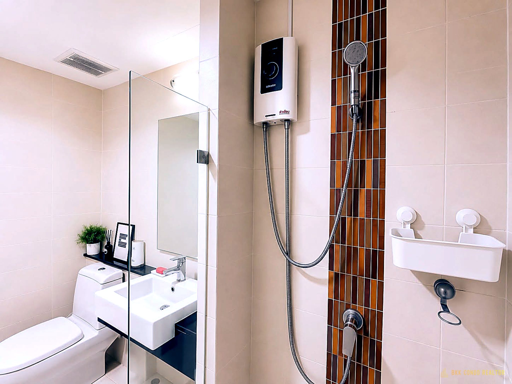 2-Bedroom Condo for Rent at Chewathai Ratchaprarop (55 sqm) — Victory Monument BTS