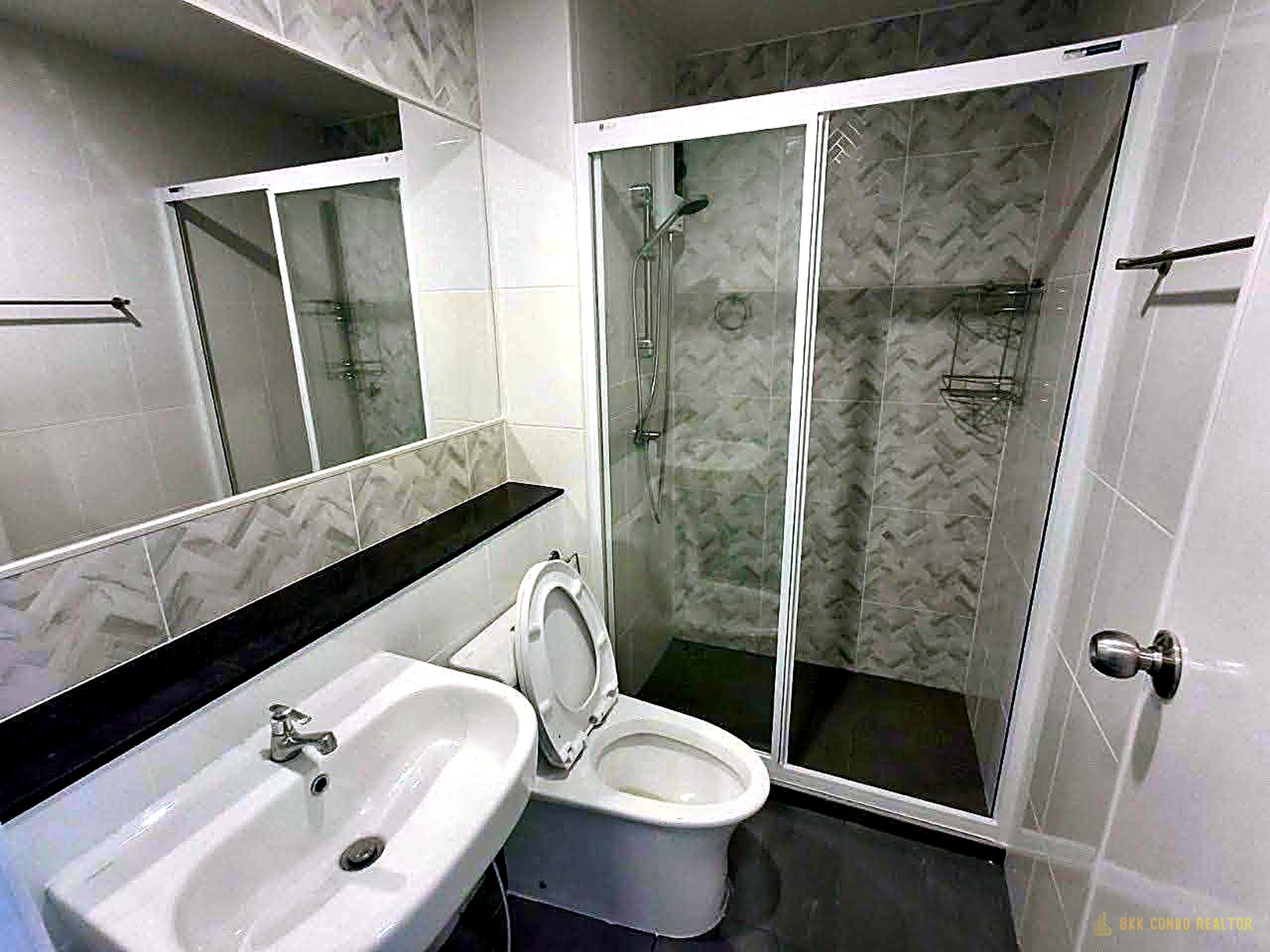 1-Bedroom Condo for Rent at Regent Home Bangna (28 sqm) — Bangna BTS