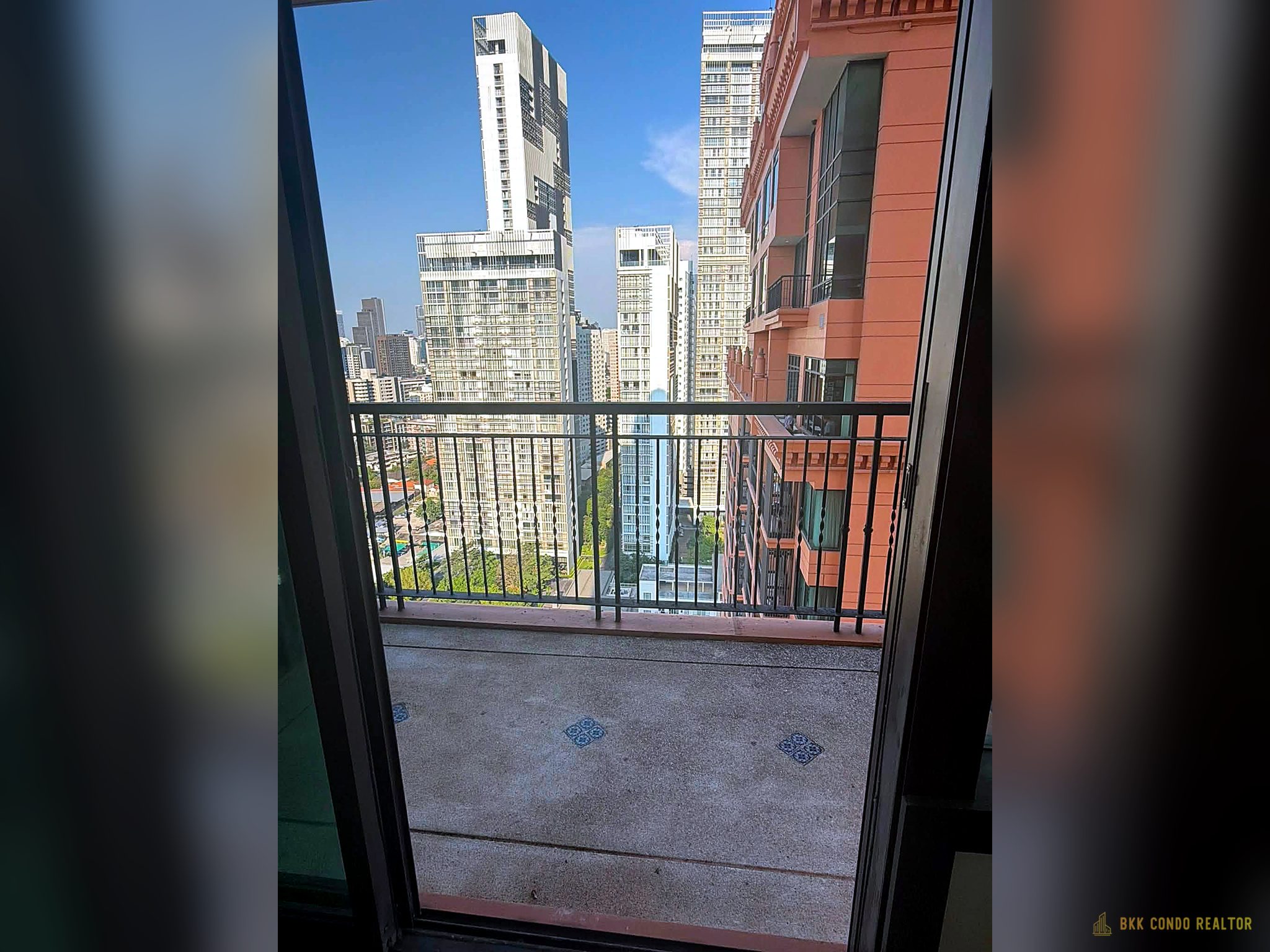 2-Bedroom Condo for Rent at Aguston Sukhumvit 22 (95 sqm) — Phrom Phong BTS
