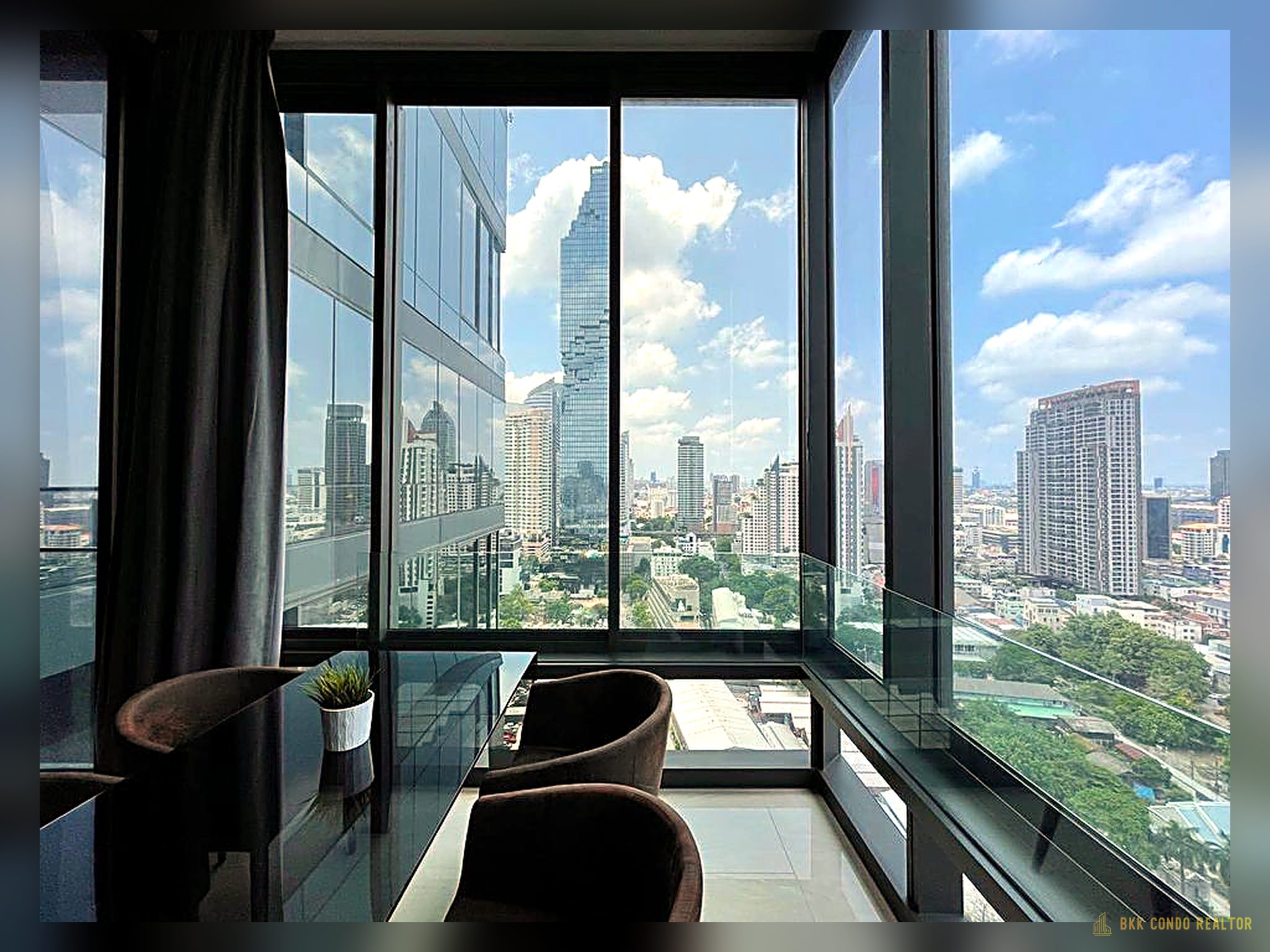 2-Bedroom Condo for Rent at Ashton Silom (72 sqm) — Saint Louis BTS