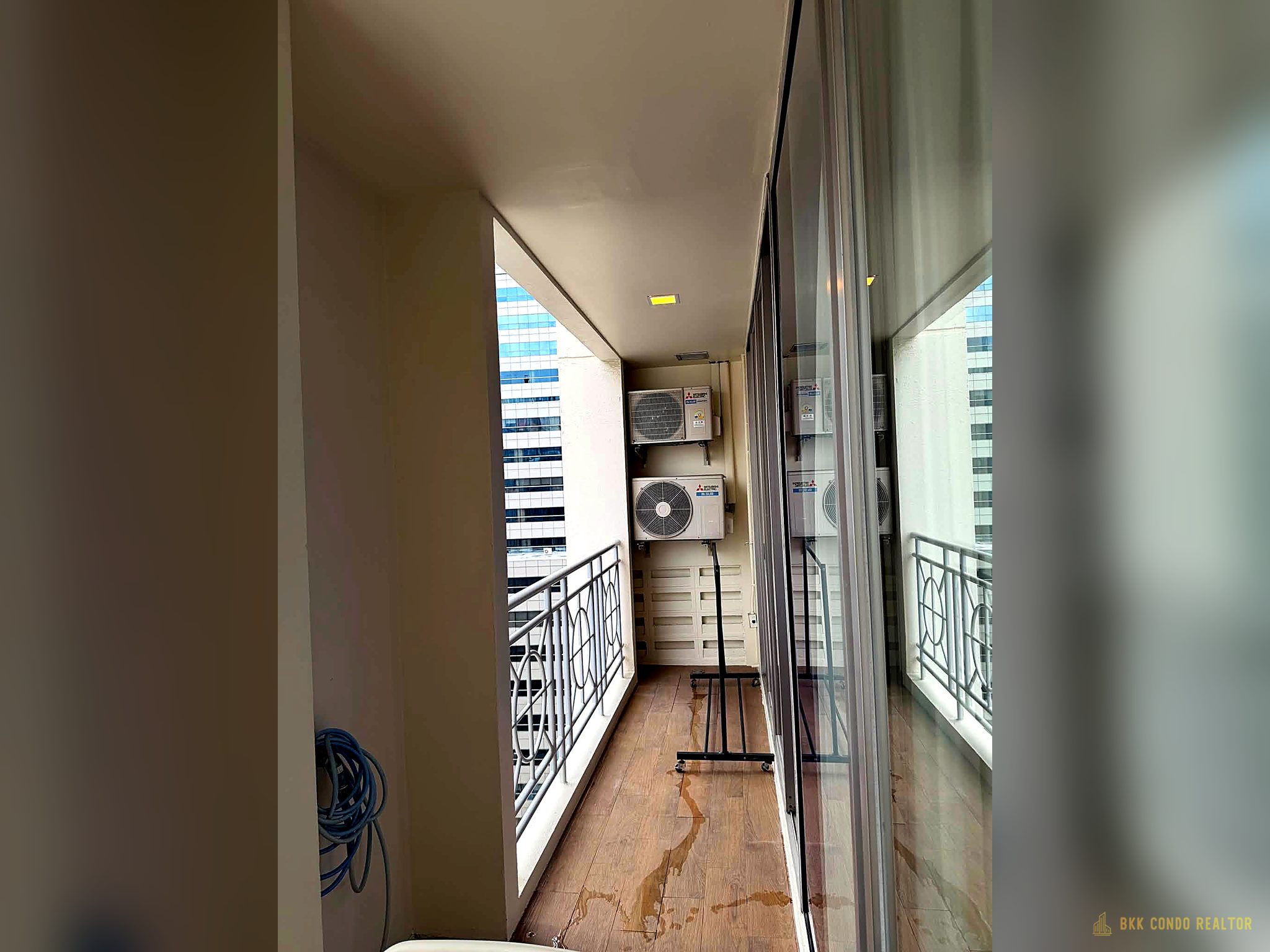15-balcony_view-8 2-Bedroom Condo for Rent at Asoke Place (80 sqm) — Asoke BTS